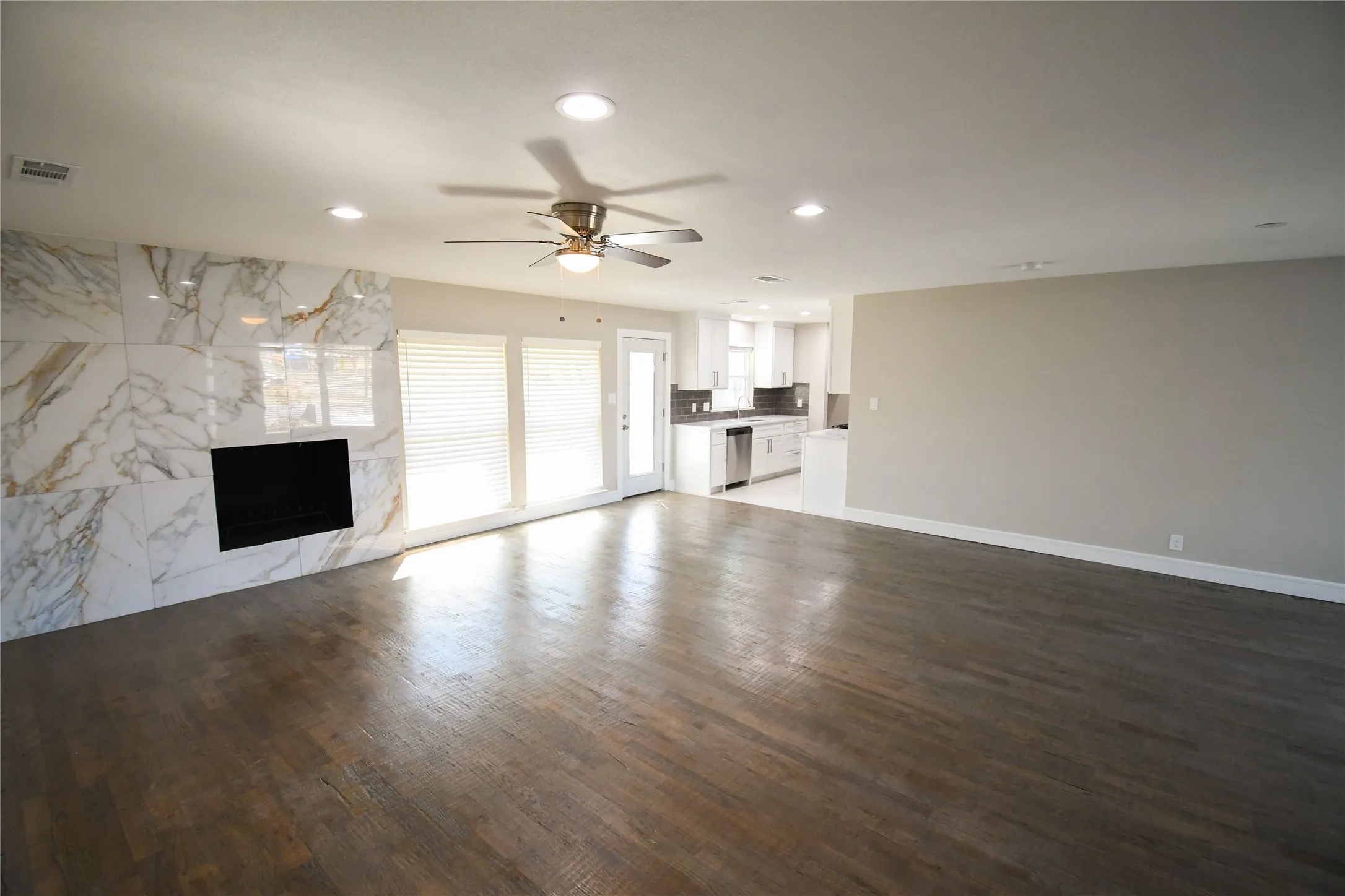 Single Family Residence For Rent in Dallas County , 1422 Addington Street, Irving, Texas 75062, 4 Bedrooms, 3 Bathrooms, 2 Garage spaces, 1,689 Sqft, built in 2022, Preowned, Price $3,100, mls#21258220, Real Estate Agent in Irving, Homes For Rent in Dallas county, Homes For Rent in Irving, Realtor in Irving Texas, Real Estate Brokerage Independent Realty Texas, Luminita Cordes Realtor