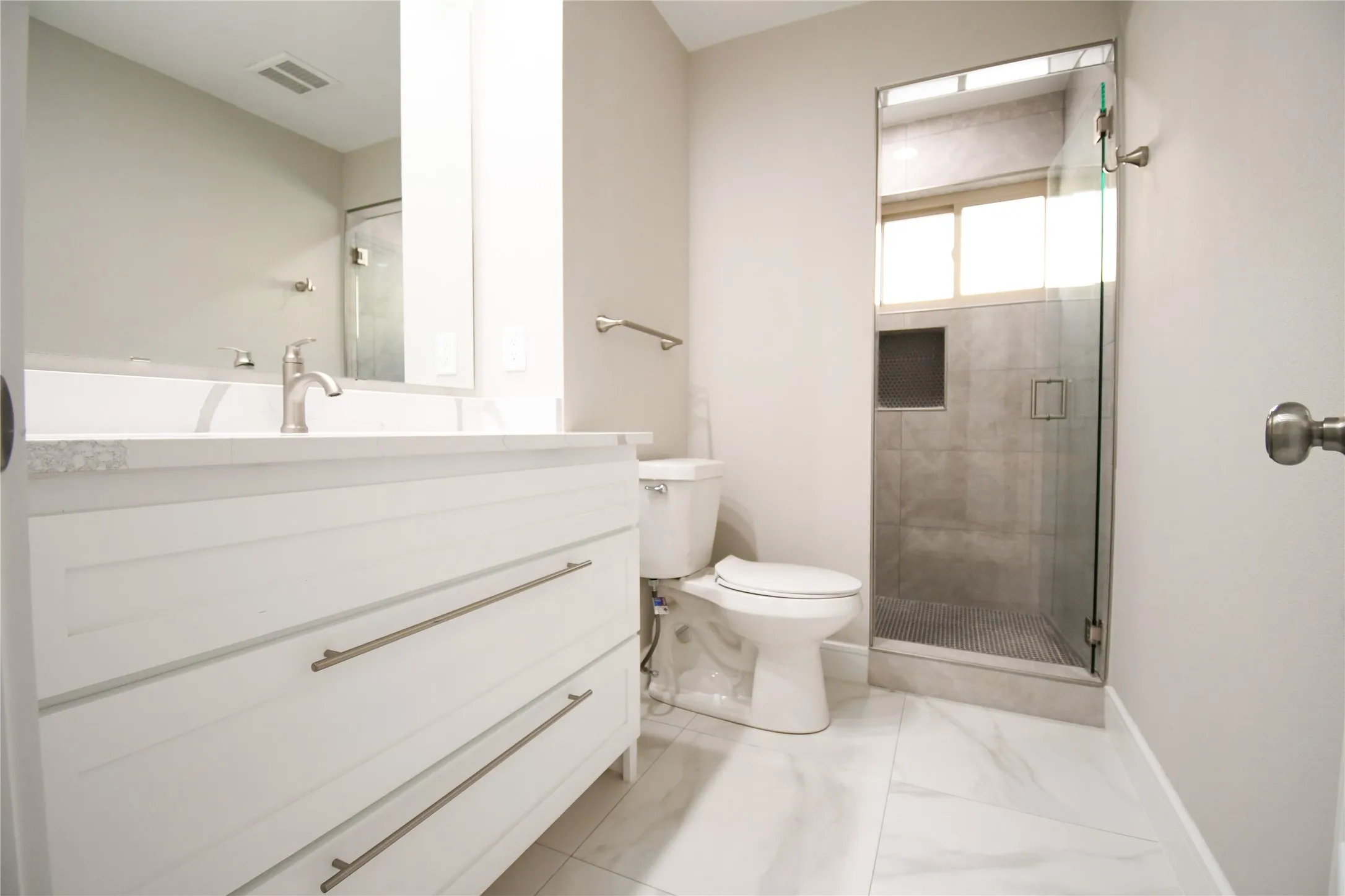 Single Family Residence For Rent in Dallas County , 1422 Addington Street, Irving, Texas 75062, 4 Bedrooms, 3 Bathrooms, 2 Garage spaces, 1,689 Sqft, built in 2022, Preowned, Price $3,100, mls#21258220, Real Estate Agent in Irving, Homes For Rent in Dallas county, Homes For Rent in Irving, Realtor in Irving Texas, Real Estate Brokerage Independent Realty Texas, Luminita Cordes Realtor