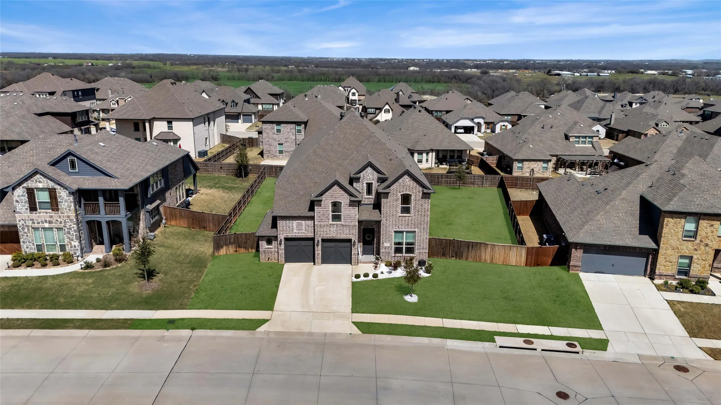 Single Family Residence For Sale in Denton County , 1017 Wrenwood Drive, Justin, Texas 76247, 4 Bedroom, 4 Bathroom, 2 Garage spaces, 3,835 Sqft, built in 2020, mls#21258218, Real Estate Agent in Justin, Homes For Sale in Denton county, Homes For Sale in Justin, Realtor in Justin Texas, Real Estate Brokerage Independent Realty Texas, Luminita Cordes Realtor