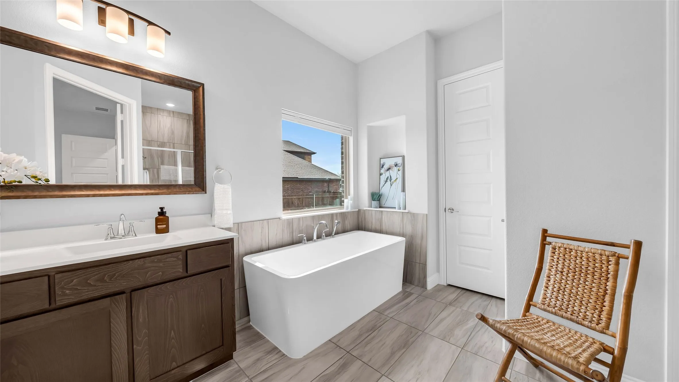 Single Family Residence For Sale in Denton County , 1017 Wrenwood Drive, Justin, Texas 76247, 4 Bedroom, 4 Bathroom, 2 Garage spaces, 3,835 Sqft, built in 2020, mls#21258218, Real Estate Agent in Justin, Homes For Sale in Denton county, Homes For Sale in Justin, Realtor in Justin Texas, Real Estate Brokerage Independent Realty Texas, Luminita Cordes Realtor