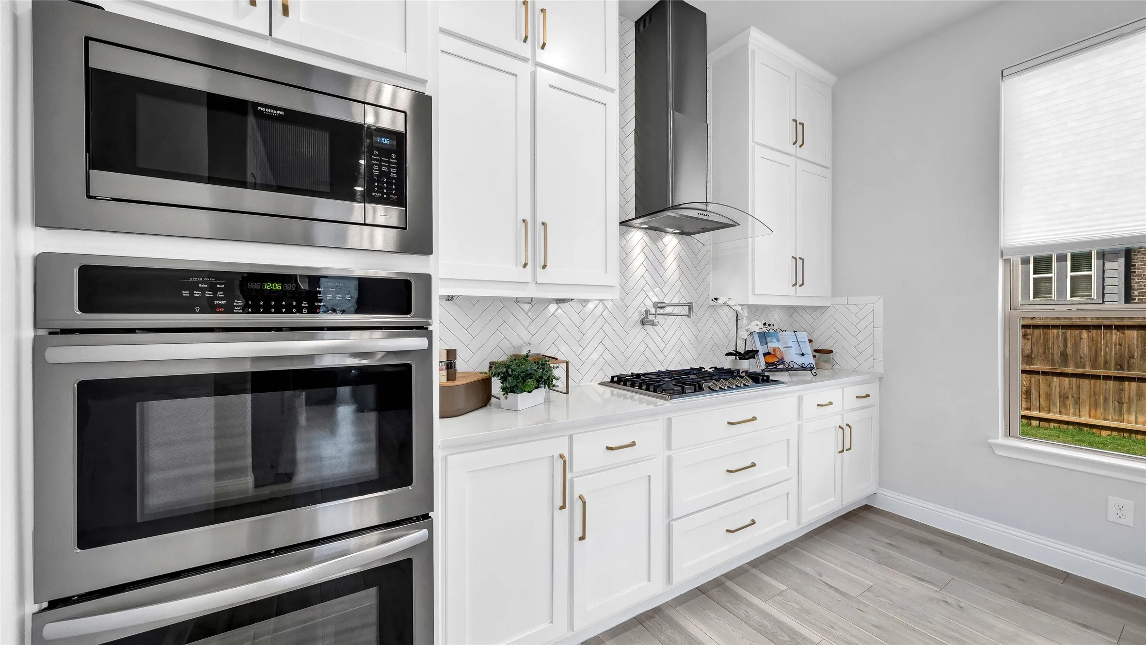 Single Family Residence For Sale in Denton County , 1017 Wrenwood Drive, Justin, Texas 76247, 4 Bedroom, 4 Bathroom, 2 Garage spaces, 3,835 Sqft, built in 2020, mls#21258218, Real Estate Agent in Justin, Homes For Sale in Denton county, Homes For Sale in Justin, Realtor in Justin Texas, Real Estate Brokerage Independent Realty Texas, Luminita Cordes Realtor