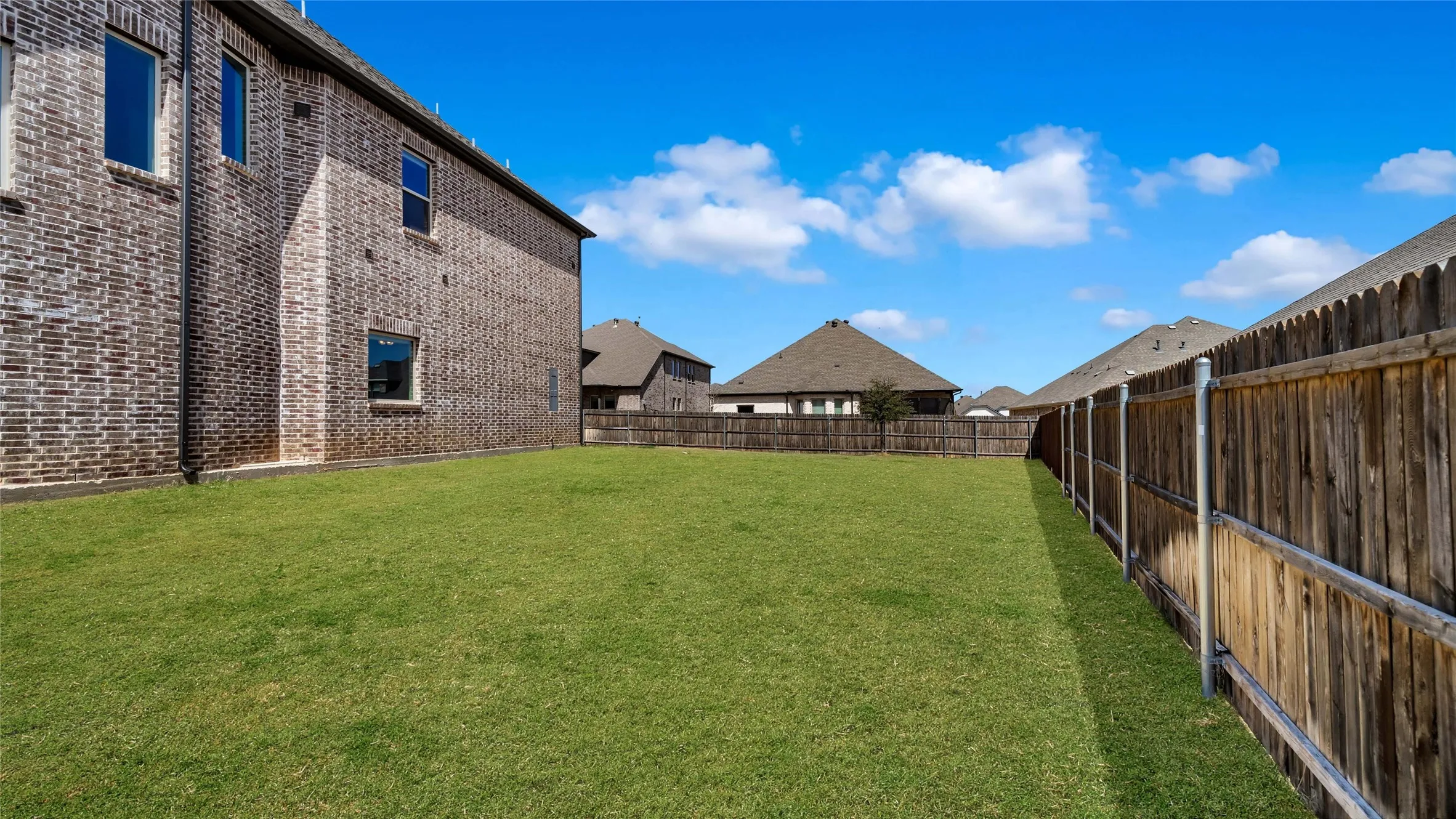 Single Family Residence For Sale in Denton County , 1017 Wrenwood Drive, Justin, Texas 76247, 4 Bedroom, 4 Bathroom, 2 Garage spaces, 3,835 Sqft, built in 2020, mls#21258218, Real Estate Agent in Justin, Homes For Sale in Denton county, Homes For Sale in Justin, Realtor in Justin Texas, Real Estate Brokerage Independent Realty Texas, Luminita Cordes Realtor