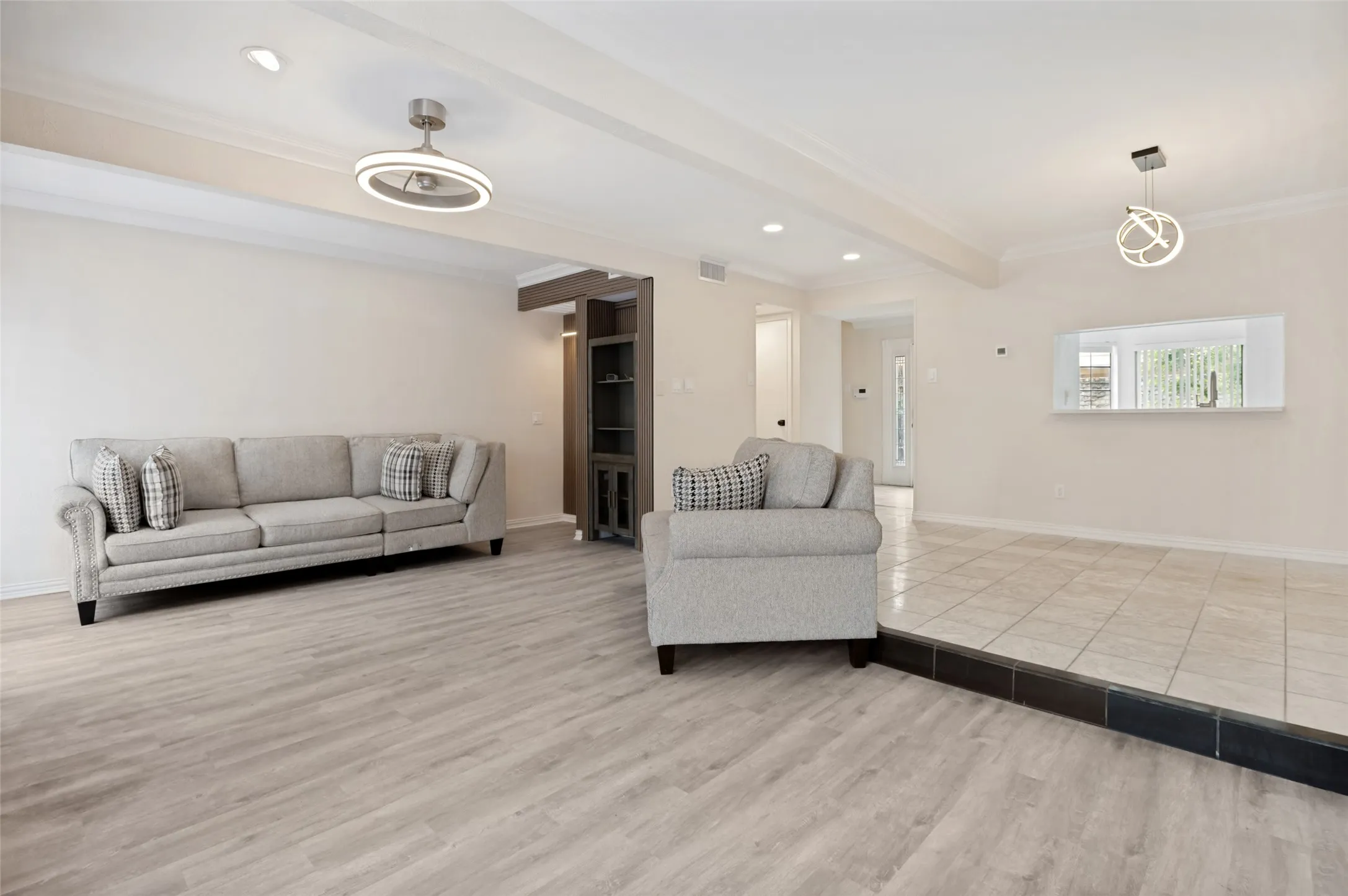 Condominium For Sale in Dallas County , 4280 Cuesta Drive, Irving, Texas 75038, 3 Bedrooms, 3 Bathrooms, 2 Garage spaces, 1,461 Sqft, built in 1981, Price $319,900, mls#21252550, Real Estate Agent in Irving, Homes For Sale in Dallas county, Homes For Sale in Irving, Realtor in Irving Texas, Real Estate Brokerage Independent Realty Texas, Luminita Cordes Realtor