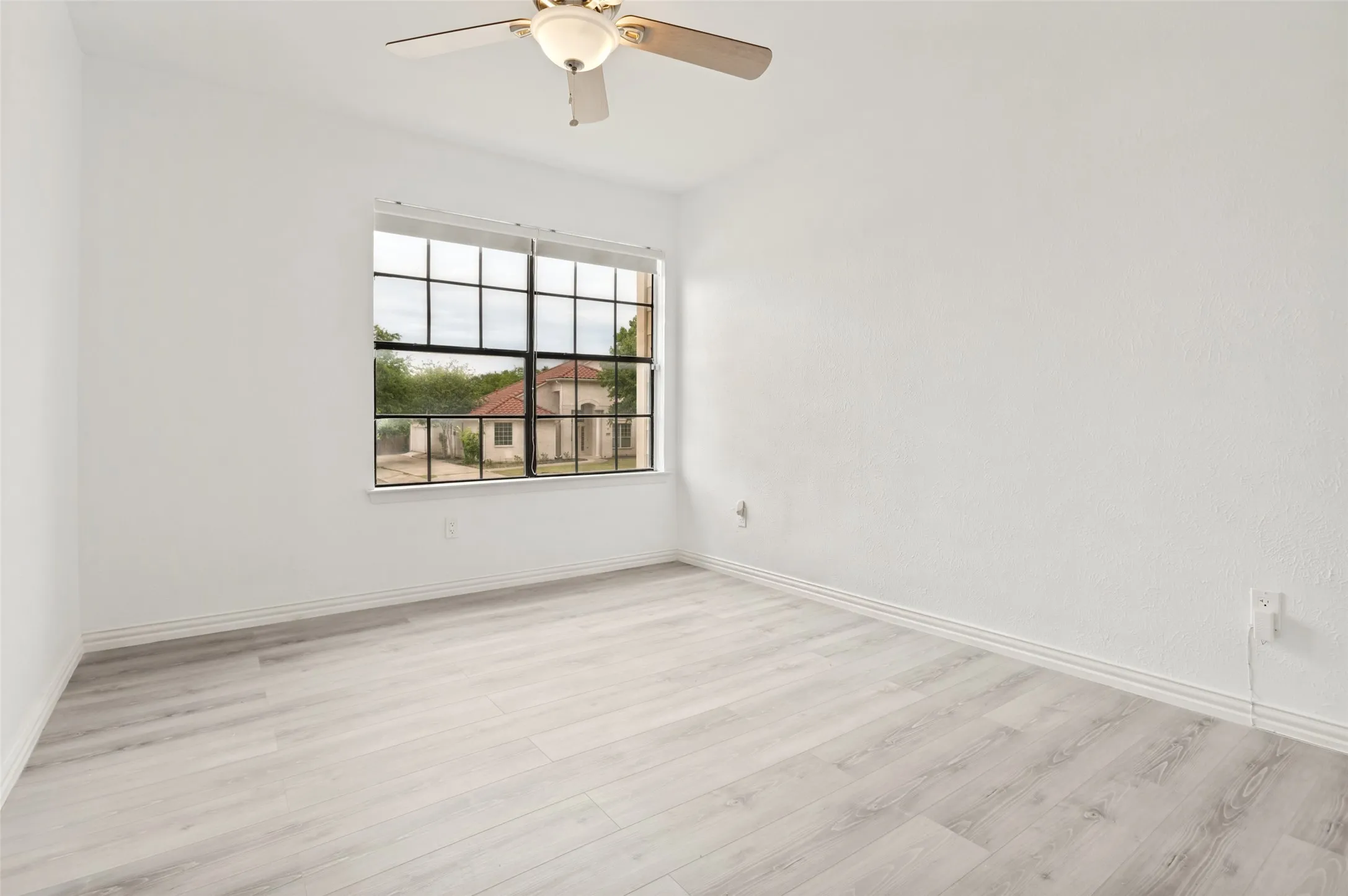 Condominium For Sale in Dallas County , 4280 Cuesta Drive, Irving, Texas 75038, 3 Bedrooms, 3 Bathrooms, 2 Garage spaces, 1,461 Sqft, built in 1981, Price $319,900, mls#21252550, Real Estate Agent in Irving, Homes For Sale in Dallas county, Homes For Sale in Irving, Realtor in Irving Texas, Real Estate Brokerage Independent Realty Texas, Luminita Cordes Realtor