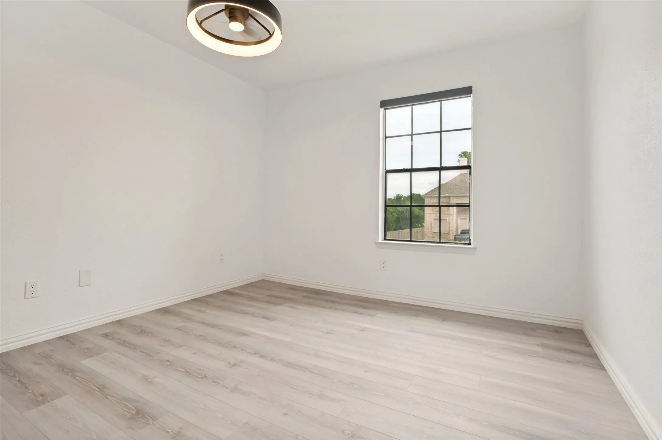 Condominium For Sale in Dallas County , 4280 Cuesta Drive, Irving, Texas 75038, 3 Bedrooms, 3 Bathrooms, 2 Garage spaces, 1,461 Sqft, built in 1981, Price $319,900, mls#21252550, Real Estate Agent in Irving, Homes For Sale in Dallas county, Homes For Sale in Irving, Realtor in Irving Texas, Real Estate Brokerage Independent Realty Texas, Luminita Cordes Realtor