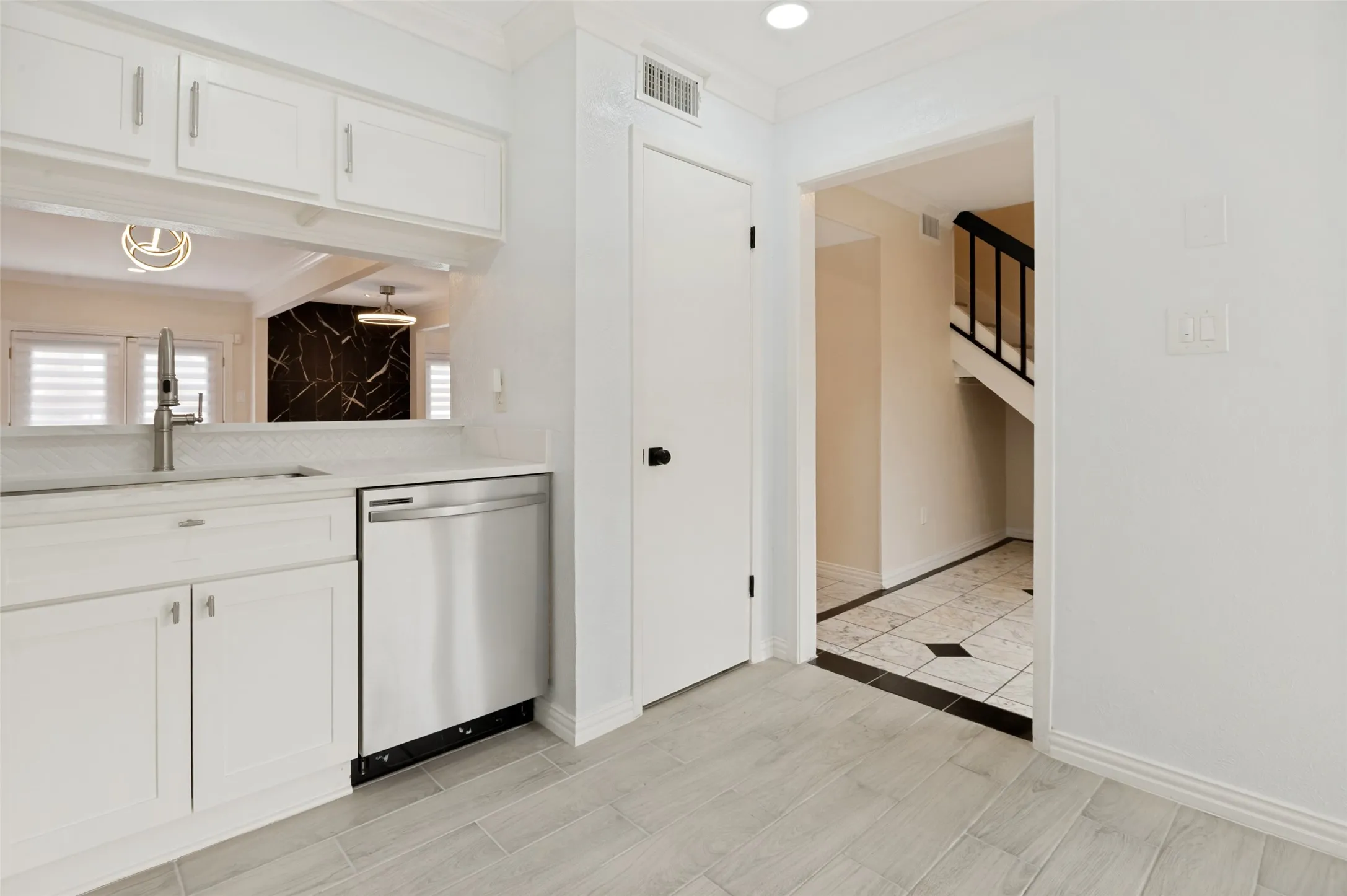Condominium For Sale in Dallas County , 4280 Cuesta Drive, Irving, Texas 75038, 3 Bedrooms, 3 Bathrooms, 2 Garage spaces, 1,461 Sqft, built in 1981, Price $319,900, mls#21252550, Real Estate Agent in Irving, Homes For Sale in Dallas county, Homes For Sale in Irving, Realtor in Irving Texas, Real Estate Brokerage Independent Realty Texas, Luminita Cordes Realtor