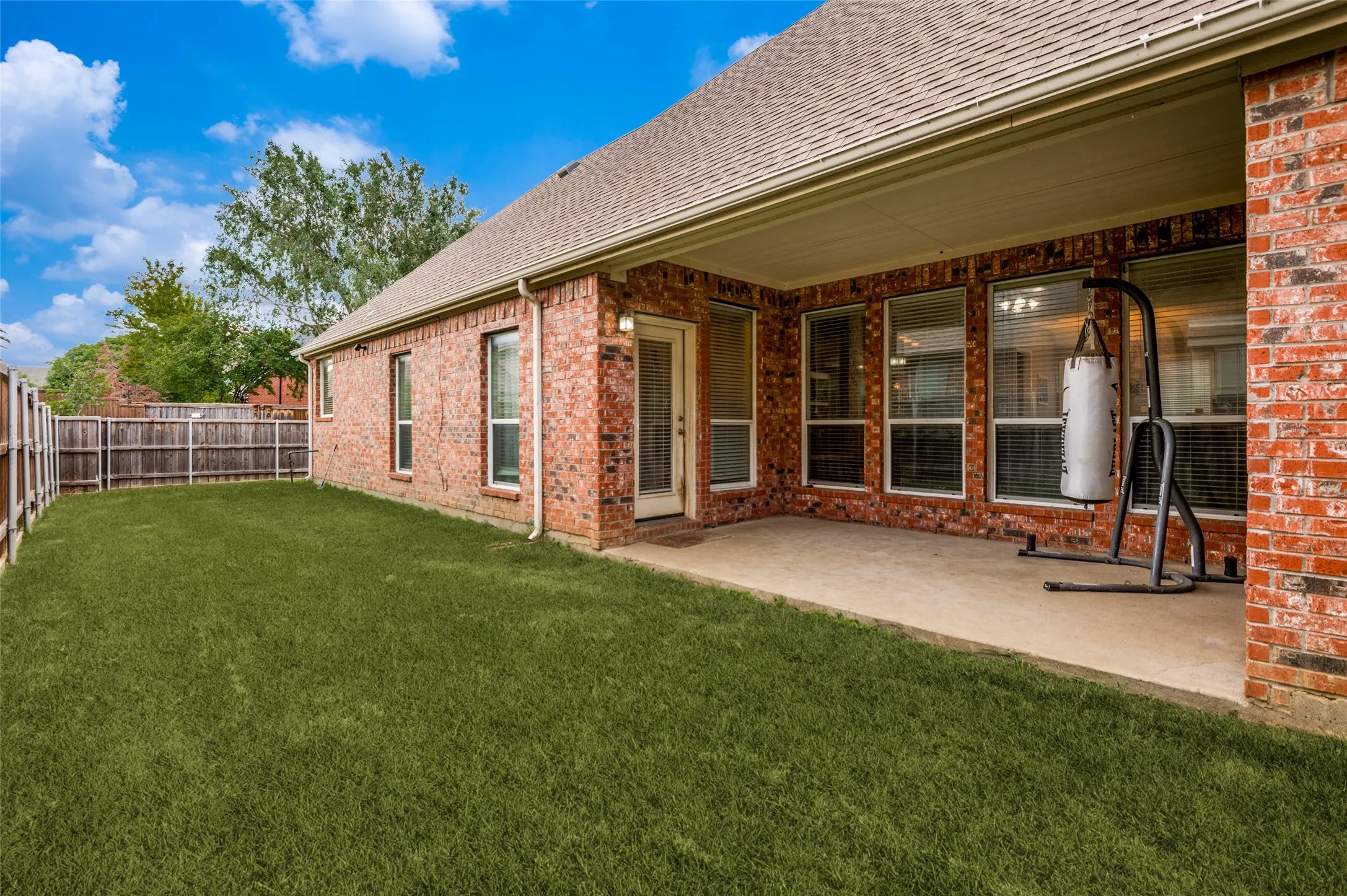 Single Family Residence For Sale in Denton County , 13348 Mondovi Drive, Frisco, Texas 75033, 3 Bedroom, 2 Bathroom, 2 Garage spaces, 2,050 Sqft, built in 2003, Price $470,000, mls#21258255, Real Estate Agent in Frisco, Homes For Sale in Denton county, Homes For Sale in Frisco, Realtor in Frisco Texas, Real Estate Brokerage Independent Realty Texas, Luminita Cordes Realtor