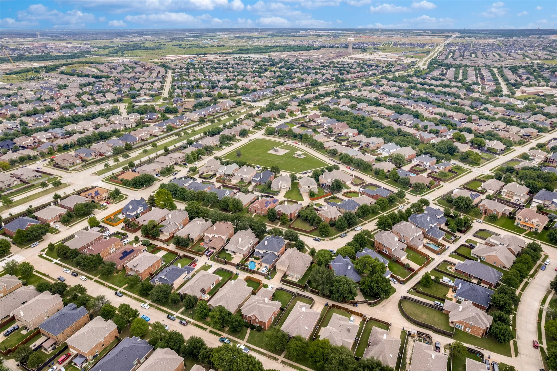 Single Family Residence For Sale in Denton County , 13348 Mondovi Drive, Frisco, Texas 75033, 3 Bedroom, 2 Bathroom, 2 Garage spaces, 2,050 Sqft, built in 2003, Price $470,000, mls#21258255, Real Estate Agent in Frisco, Homes For Sale in Denton county, Homes For Sale in Frisco, Realtor in Frisco Texas, Real Estate Brokerage Independent Realty Texas, Luminita Cordes Realtor