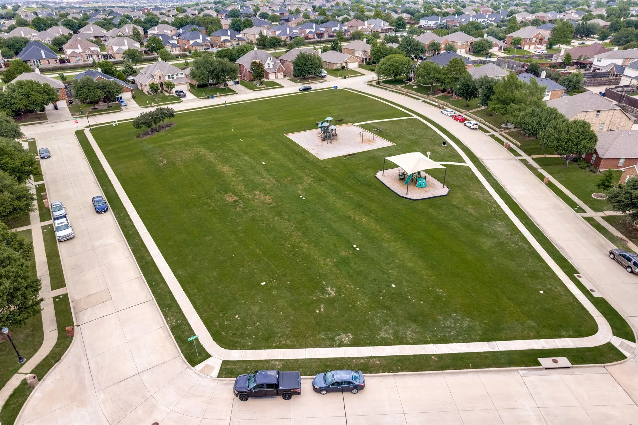 Single Family Residence For Sale in Denton County , 13348 Mondovi Drive, Frisco, Texas 75033, 3 Bedroom, 2 Bathroom, 2 Garage spaces, 2,050 Sqft, built in 2003, Price $470,000, mls#21258255, Real Estate Agent in Frisco, Homes For Sale in Denton county, Homes For Sale in Frisco, Realtor in Frisco Texas, Real Estate Brokerage Independent Realty Texas, Luminita Cordes Realtor