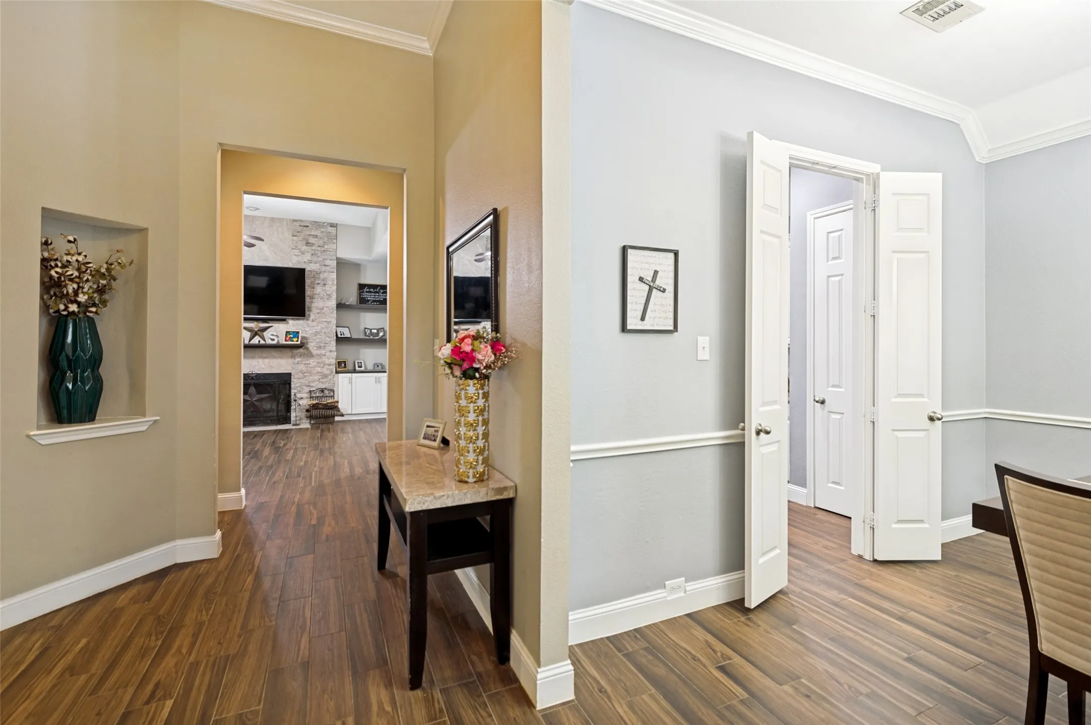 Single Family Residence For Sale in Denton County , 13348 Mondovi Drive, Frisco, Texas 75033, 3 Bedroom, 2 Bathroom, 2 Garage spaces, 2,050 Sqft, built in 2003, Price $470,000, mls#21258255, Real Estate Agent in Frisco, Homes For Sale in Denton county, Homes For Sale in Frisco, Realtor in Frisco Texas, Real Estate Brokerage Independent Realty Texas, Luminita Cordes Realtor