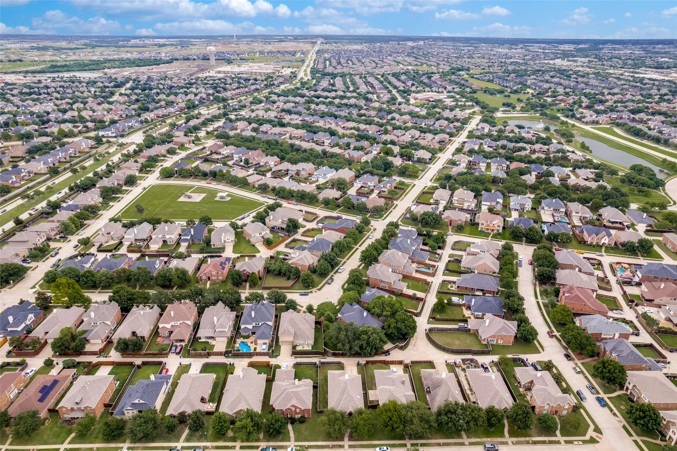 Single Family Residence For Sale in Denton County , 13348 Mondovi Drive, Frisco, Texas 75033, 3 Bedroom, 2 Bathroom, 2 Garage spaces, 2,050 Sqft, built in 2003, Price $470,000, mls#21258255, Real Estate Agent in Frisco, Homes For Sale in Denton county, Homes For Sale in Frisco, Realtor in Frisco Texas, Real Estate Brokerage Independent Realty Texas, Luminita Cordes Realtor