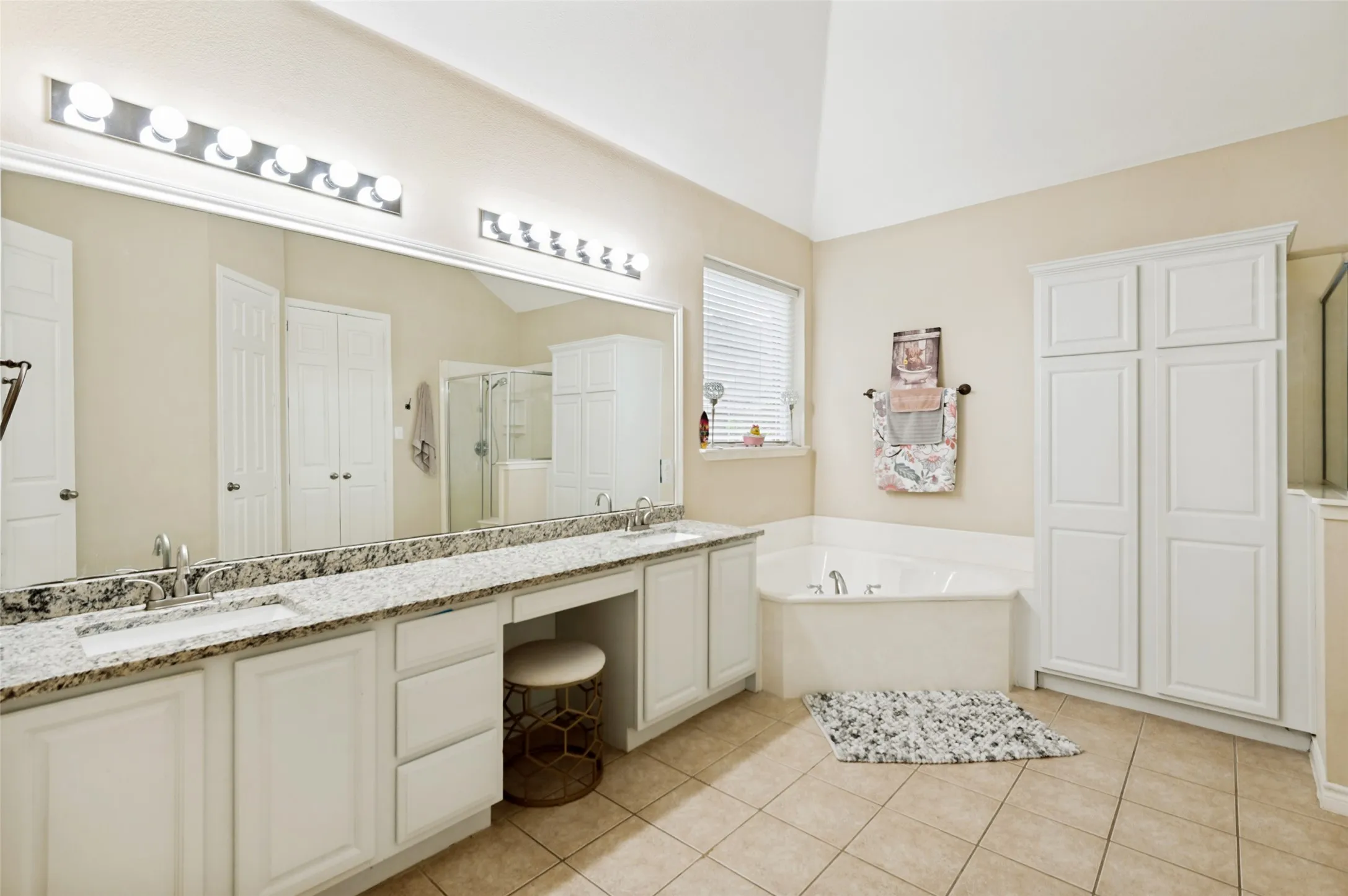 Single Family Residence For Sale in Denton County , 13348 Mondovi Drive, Frisco, Texas 75033, 3 Bedroom, 2 Bathroom, 2 Garage spaces, 2,050 Sqft, built in 2003, Price $470,000, mls#21258255, Real Estate Agent in Frisco, Homes For Sale in Denton county, Homes For Sale in Frisco, Realtor in Frisco Texas, Real Estate Brokerage Independent Realty Texas, Luminita Cordes Realtor