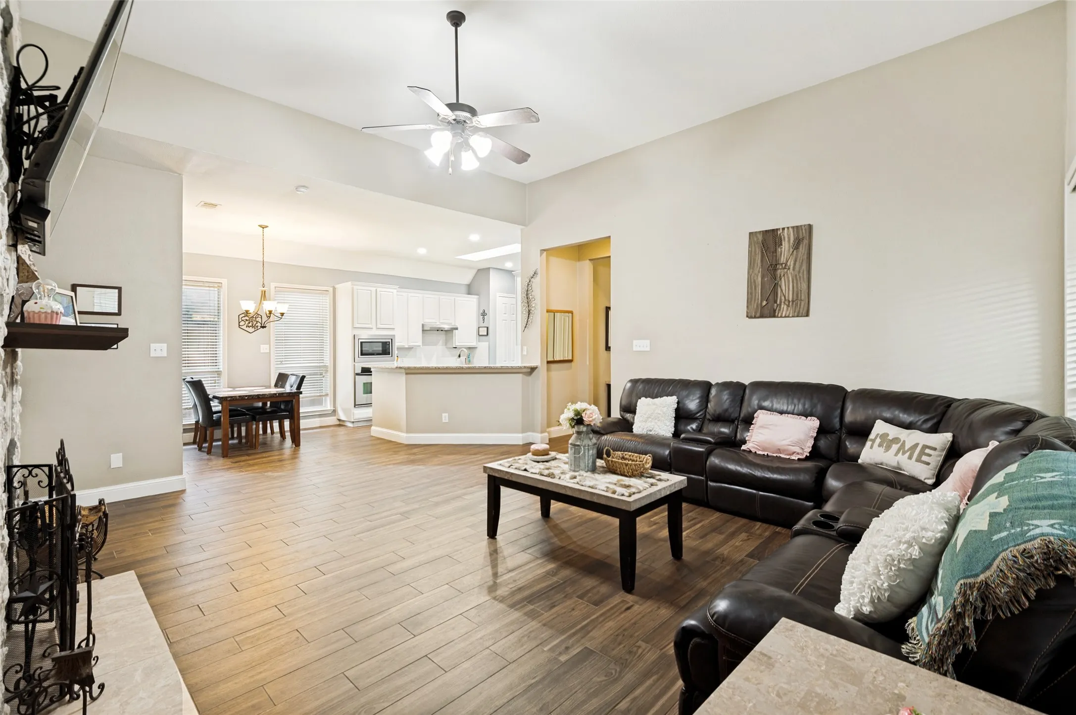 Single Family Residence For Sale in Denton County , 13348 Mondovi Drive, Frisco, Texas 75033, 3 Bedroom, 2 Bathroom, 2 Garage spaces, 2,050 Sqft, built in 2003, Price $470,000, mls#21258255, Real Estate Agent in Frisco, Homes For Sale in Denton county, Homes For Sale in Frisco, Realtor in Frisco Texas, Real Estate Brokerage Independent Realty Texas, Luminita Cordes Realtor