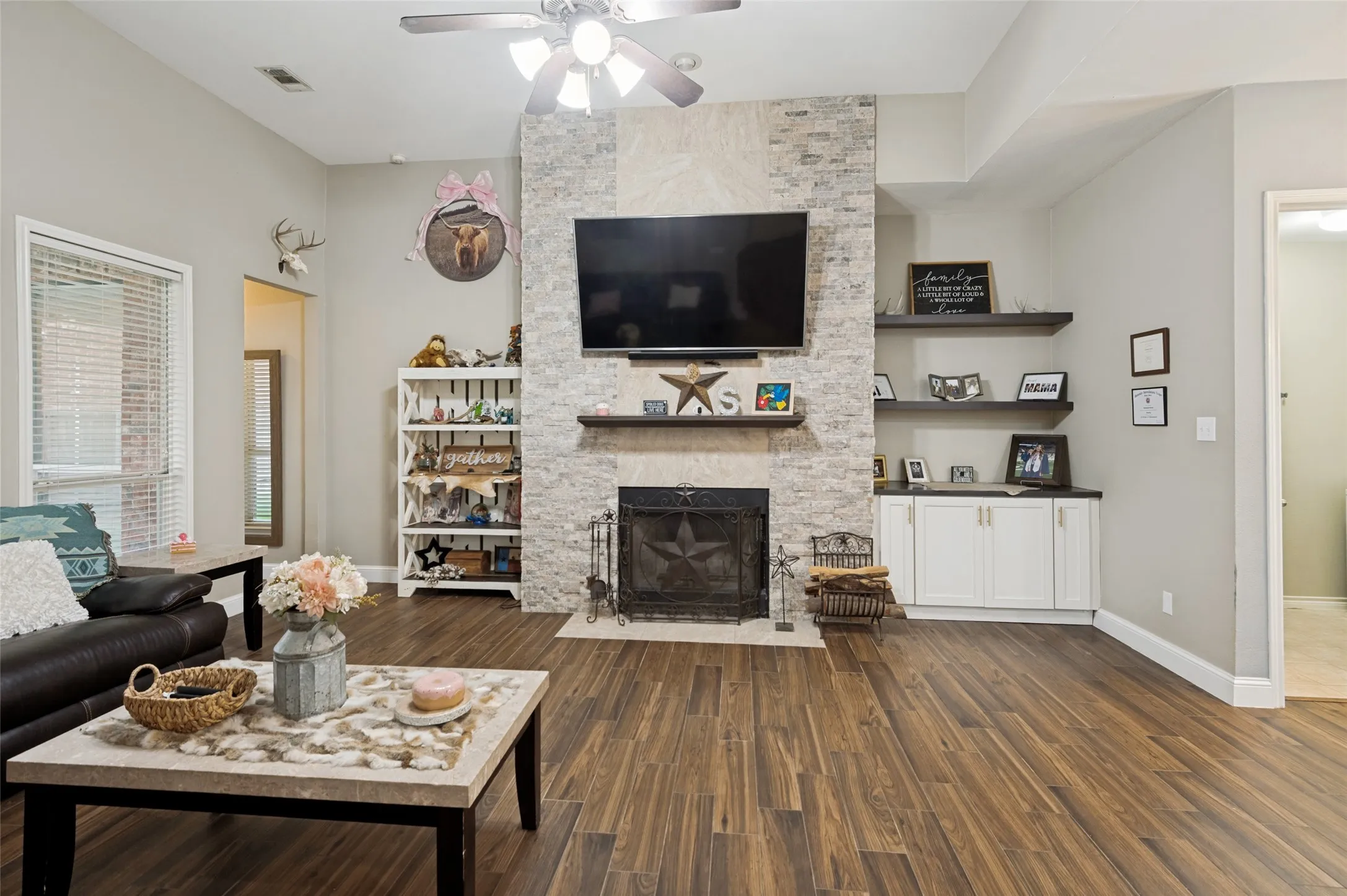 Single Family Residence For Sale in Denton County , 13348 Mondovi Drive, Frisco, Texas 75033, 3 Bedroom, 2 Bathroom, 2 Garage spaces, 2,050 Sqft, built in 2003, Price $470,000, mls#21258255, Real Estate Agent in Frisco, Homes For Sale in Denton county, Homes For Sale in Frisco, Realtor in Frisco Texas, Real Estate Brokerage Independent Realty Texas, Luminita Cordes Realtor