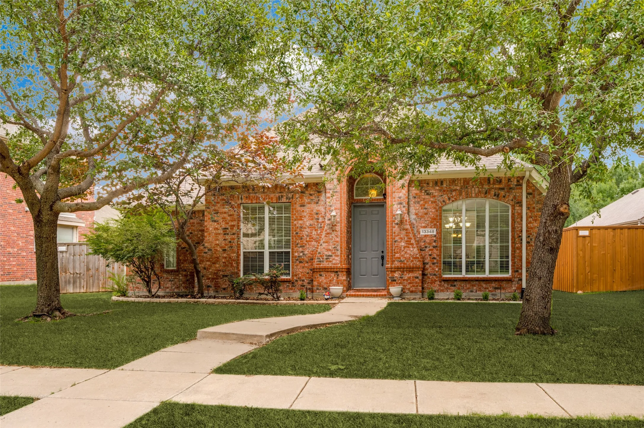 Single Family Residence For Sale in Denton County , 13348 Mondovi Drive, Frisco, Texas 75033, 3 Bedroom, 2 Bathroom, 2 Garage spaces, 2,050 Sqft, built in 2003, Price $470,000, mls#21258255, Real Estate Agent in Frisco, Homes For Sale in Denton county, Homes For Sale in Frisco, Realtor in Frisco Texas, Real Estate Brokerage Independent Realty Texas, Luminita Cordes Realtor