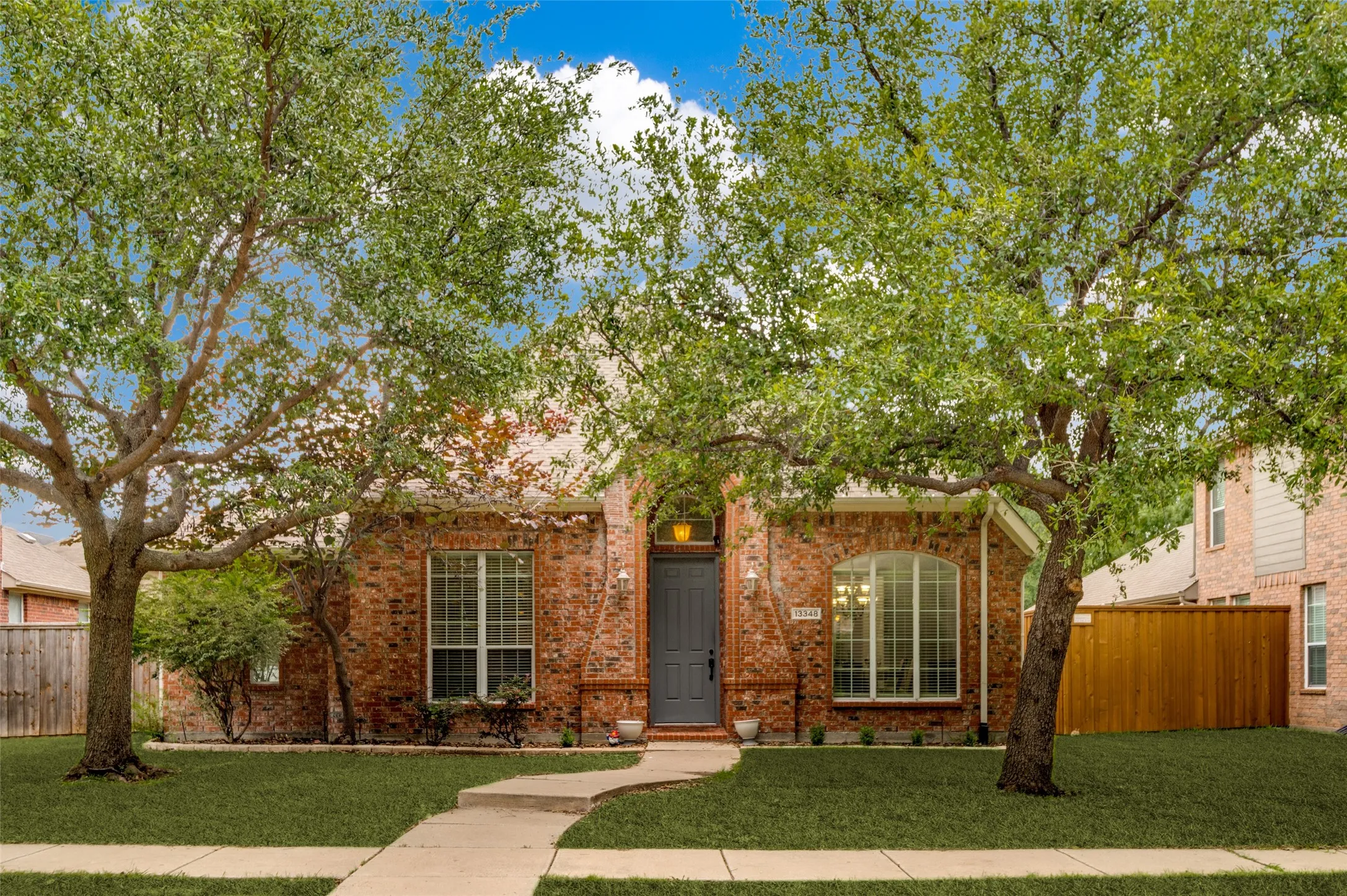 Single Family Residence For Sale in Denton County , 13348 Mondovi Drive, Frisco, Texas 75033, 3 Bedroom, 2 Bathroom, 2 Garage spaces, 2,050 Sqft, built in 2003, Price $470,000, mls#21258255, Real Estate Agent in Frisco, Homes For Sale in Denton county, Homes For Sale in Frisco, Realtor in Frisco Texas, Real Estate Brokerage Independent Realty Texas, Luminita Cordes Realtor