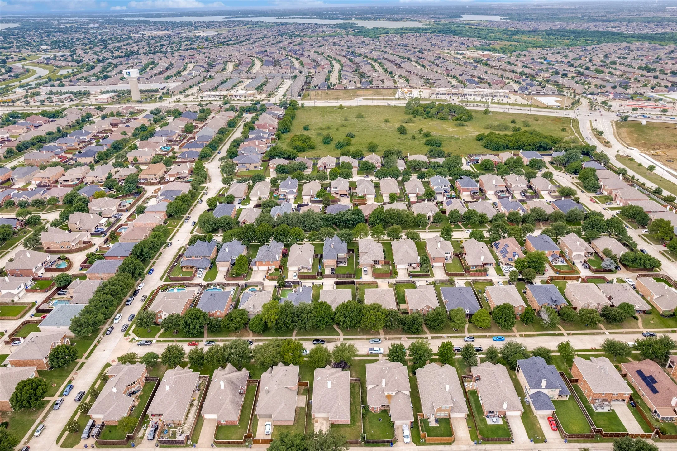 Single Family Residence For Sale in Denton County , 13348 Mondovi Drive, Frisco, Texas 75033, 3 Bedroom, 2 Bathroom, 2 Garage spaces, 2,050 Sqft, built in 2003, Price $470,000, mls#21258255, Real Estate Agent in Frisco, Homes For Sale in Denton county, Homes For Sale in Frisco, Realtor in Frisco Texas, Real Estate Brokerage Independent Realty Texas, Luminita Cordes Realtor