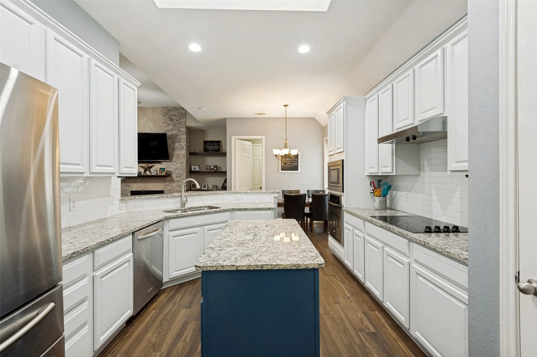 Single Family Residence For Sale in Denton County , 13348 Mondovi Drive, Frisco, Texas 75033, 3 Bedroom, 2 Bathroom, 2 Garage spaces, 2,050 Sqft, built in 2003, Price $470,000, mls#21258255, Real Estate Agent in Frisco, Homes For Sale in Denton county, Homes For Sale in Frisco, Realtor in Frisco Texas, Real Estate Brokerage Independent Realty Texas, Luminita Cordes Realtor