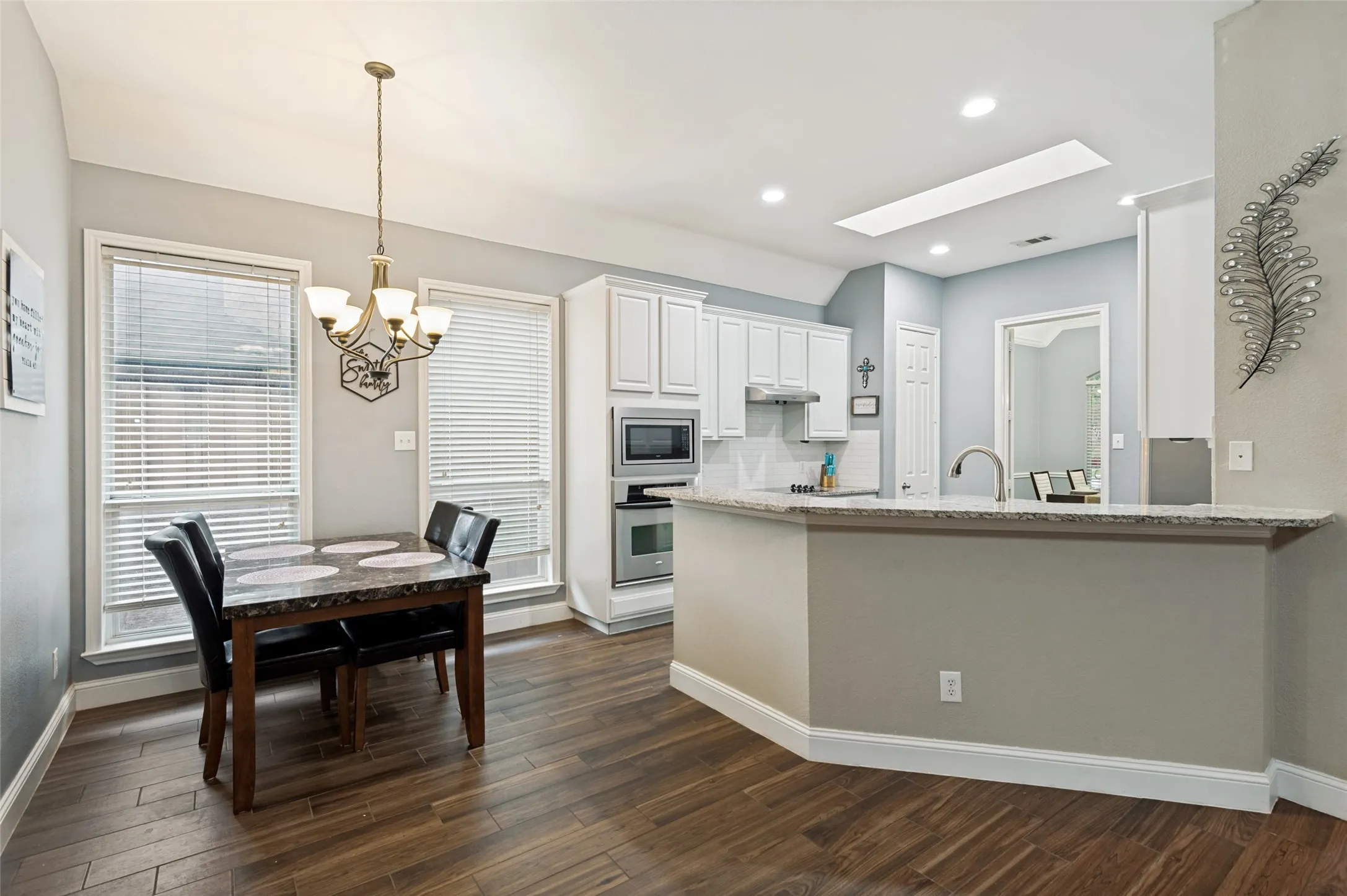 Single Family Residence For Sale in Denton County , 13348 Mondovi Drive, Frisco, Texas 75033, 3 Bedroom, 2 Bathroom, 2 Garage spaces, 2,050 Sqft, built in 2003, Price $470,000, mls#21258255, Real Estate Agent in Frisco, Homes For Sale in Denton county, Homes For Sale in Frisco, Realtor in Frisco Texas, Real Estate Brokerage Independent Realty Texas, Luminita Cordes Realtor