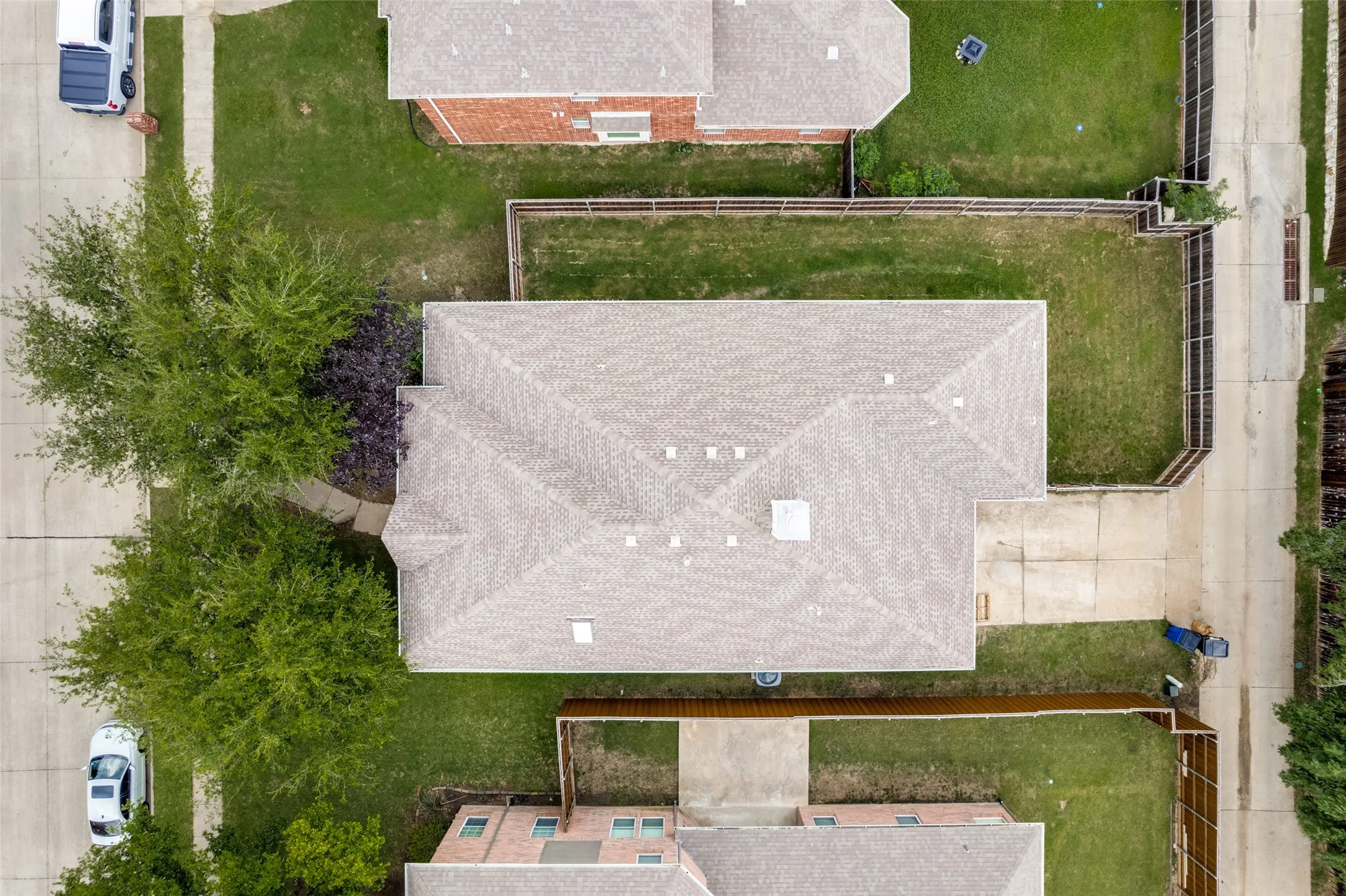 Single Family Residence For Sale in Denton County , 13348 Mondovi Drive, Frisco, Texas 75033, 3 Bedroom, 2 Bathroom, 2 Garage spaces, 2,050 Sqft, built in 2003, Price $470,000, mls#21258255, Real Estate Agent in Frisco, Homes For Sale in Denton county, Homes For Sale in Frisco, Realtor in Frisco Texas, Real Estate Brokerage Independent Realty Texas, Luminita Cordes Realtor