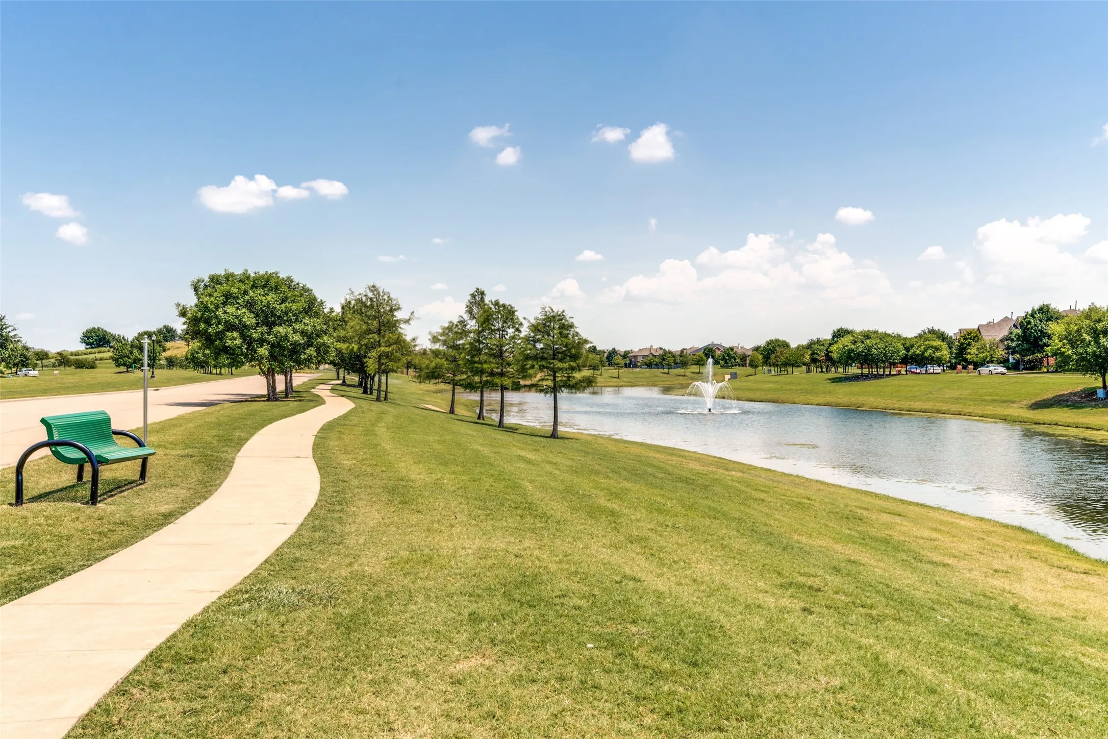 Single Family Residence For Sale in Denton County , 13348 Mondovi Drive, Frisco, Texas 75033, 3 Bedroom, 2 Bathroom, 2 Garage spaces, 2,050 Sqft, built in 2003, Price $470,000, mls#21258255, Real Estate Agent in Frisco, Homes For Sale in Denton county, Homes For Sale in Frisco, Realtor in Frisco Texas, Real Estate Brokerage Independent Realty Texas, Luminita Cordes Realtor