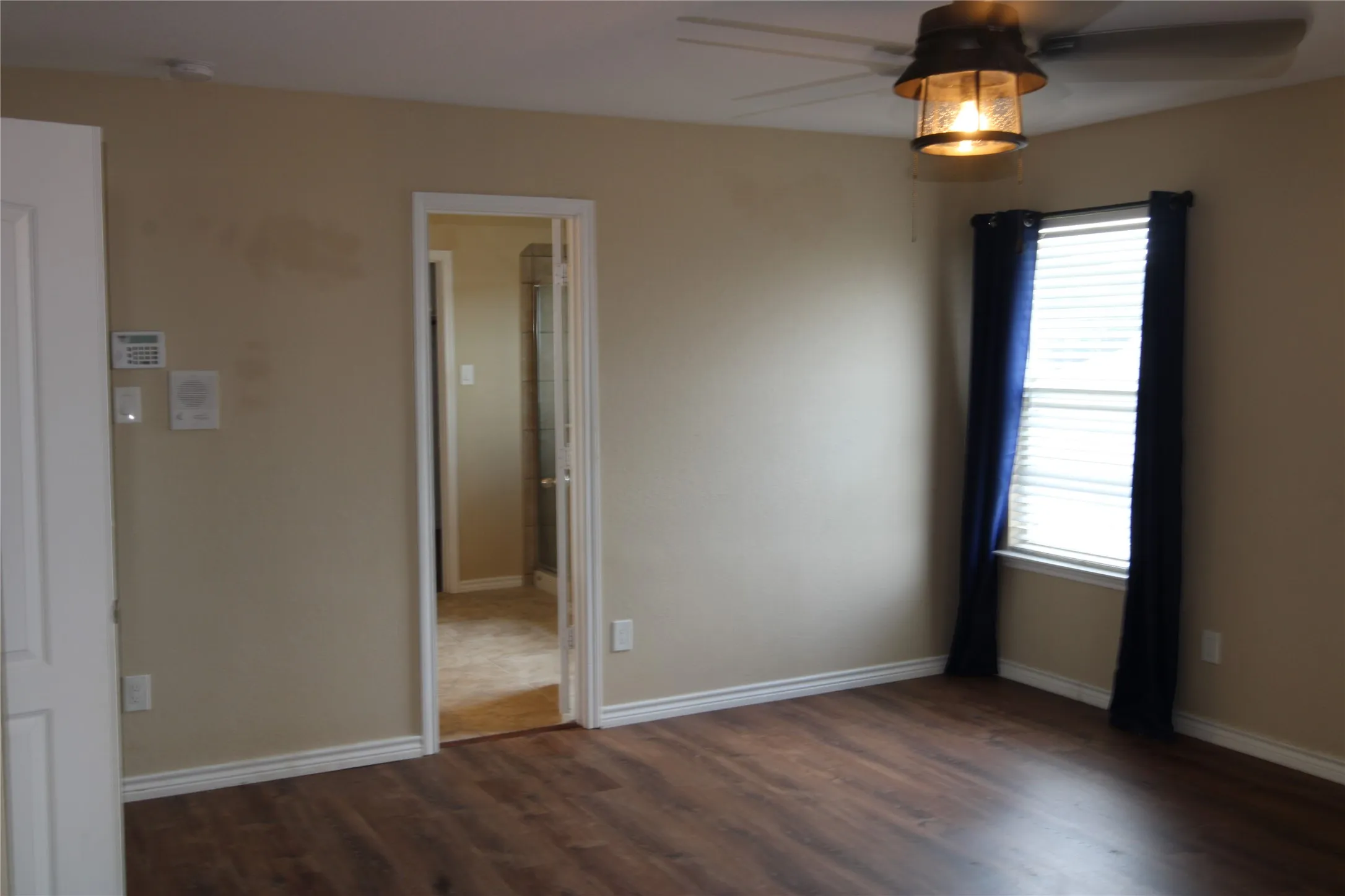 Single Family Residence For Rent in Johnson County , 2435 Castle Pines Drive, Burleson, Texas 76028, 4 Bedroom, 3 Bathroom, 2 Garage spaces, 3,064 Sqft, built in 2007, mls#21256322, Real Estate Agent in Burleson, Homes For Rent in Johnson county, Homes For Rent in Burleson, Realtor in Burleson Texas, Real Estate Brokerage Independent Realty Texas, Luminita Cordes Realtor