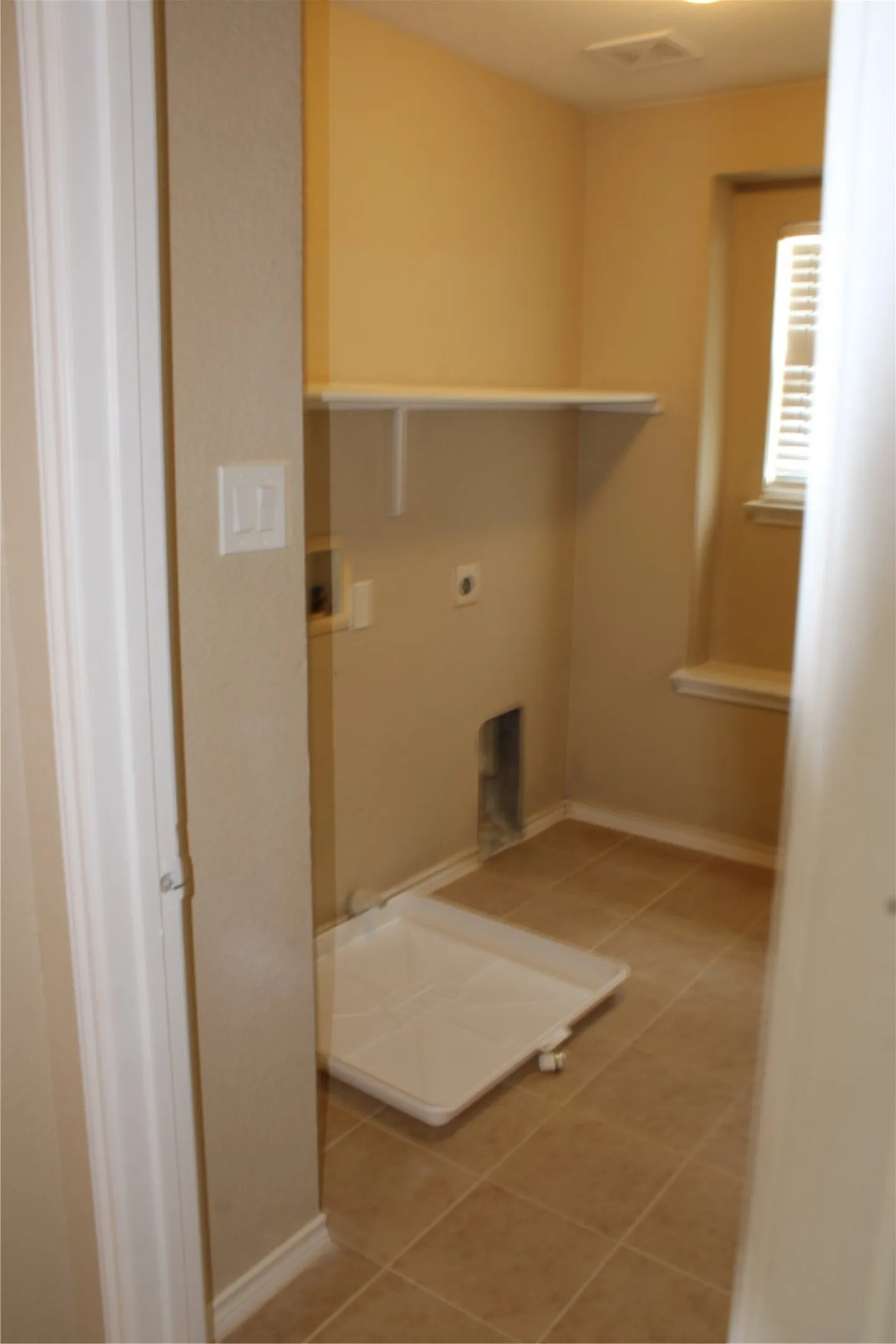 Single Family Residence For Rent in Johnson County , 2435 Castle Pines Drive, Burleson, Texas 76028, 4 Bedroom, 3 Bathroom, 2 Garage spaces, 3,064 Sqft, built in 2007, mls#21256322, Real Estate Agent in Burleson, Homes For Rent in Johnson county, Homes For Rent in Burleson, Realtor in Burleson Texas, Real Estate Brokerage Independent Realty Texas, Luminita Cordes Realtor
