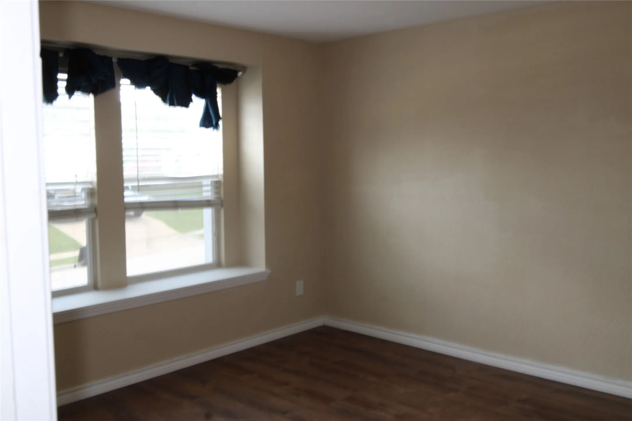 Single Family Residence For Rent in Johnson County , 2435 Castle Pines Drive, Burleson, Texas 76028, 4 Bedroom, 3 Bathroom, 2 Garage spaces, 3,064 Sqft, built in 2007, mls#21256322, Real Estate Agent in Burleson, Homes For Rent in Johnson county, Homes For Rent in Burleson, Realtor in Burleson Texas, Real Estate Brokerage Independent Realty Texas, Luminita Cordes Realtor