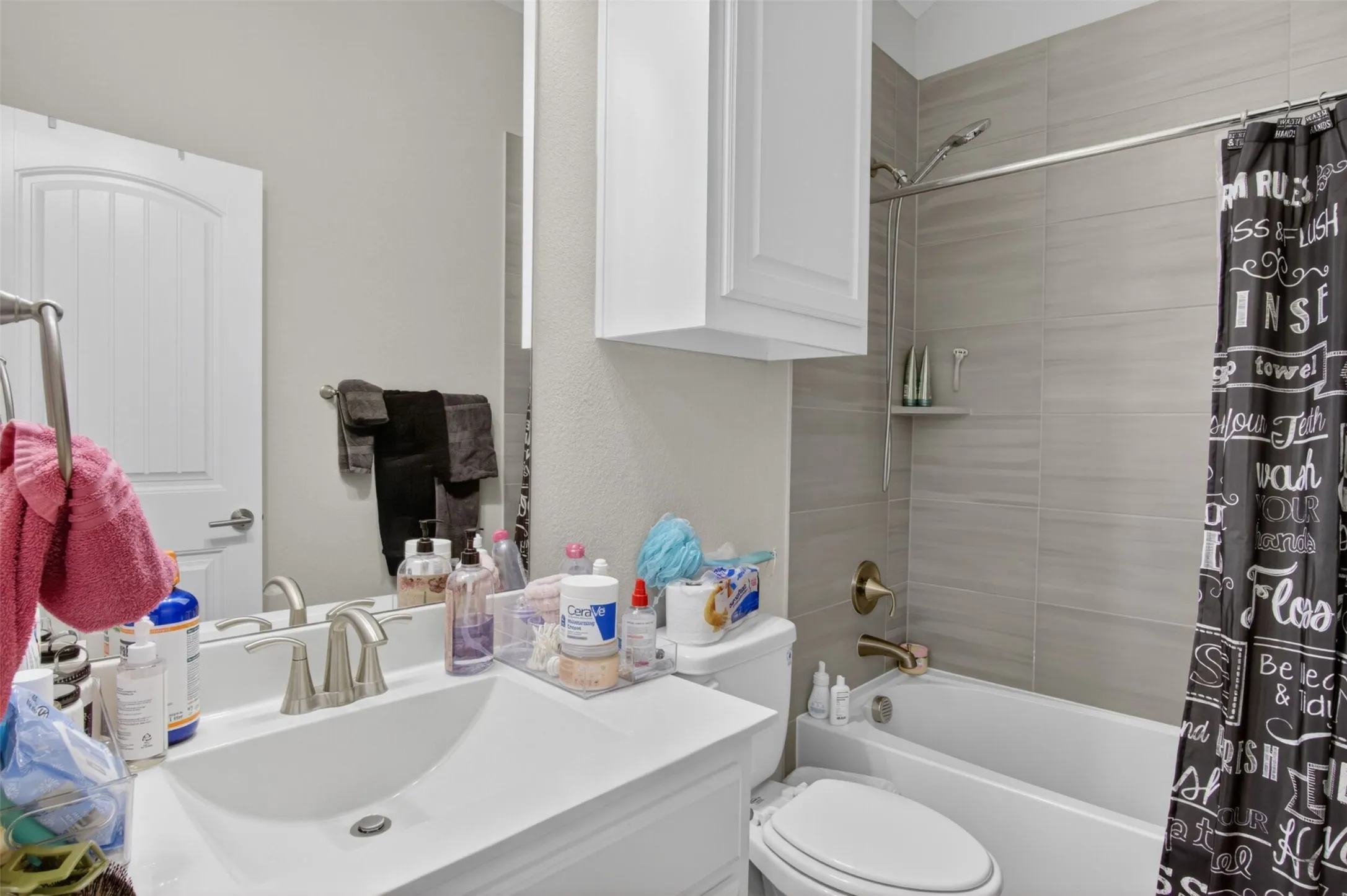 Single Family Residence For Sale in Collin County , 6210 Claridge Lane, Frisco, Texas 75035, 5 Bedrooms, 6 Bathrooms, 3 Garage spaces, 4,621 Sqft, built in 2019, Preowned, Price $1,325,000, mls#21258273, Real Estate Agent in Frisco, Homes For Sale in Collin county, Homes For Sale in Frisco, Realtor in Frisco Texas, Real Estate Brokerage Independent Realty Texas, Luminita Cordes Realtor