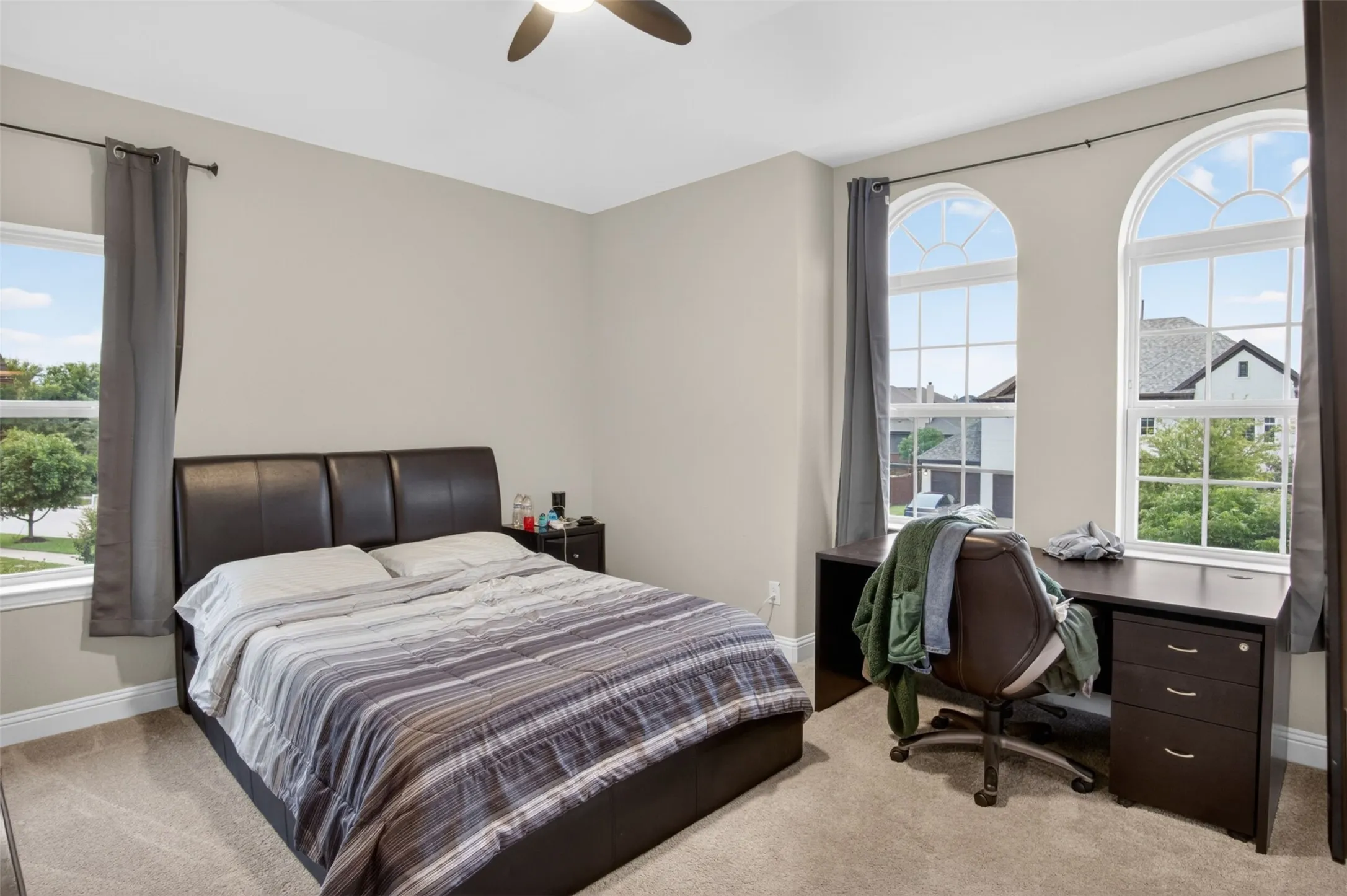Single Family Residence For Sale in Collin County , 6210 Claridge Lane, Frisco, Texas 75035, 5 Bedrooms, 6 Bathrooms, 3 Garage spaces, 4,621 Sqft, built in 2019, Preowned, Price $1,325,000, mls#21258273, Real Estate Agent in Frisco, Homes For Sale in Collin county, Homes For Sale in Frisco, Realtor in Frisco Texas, Real Estate Brokerage Independent Realty Texas, Luminita Cordes Realtor