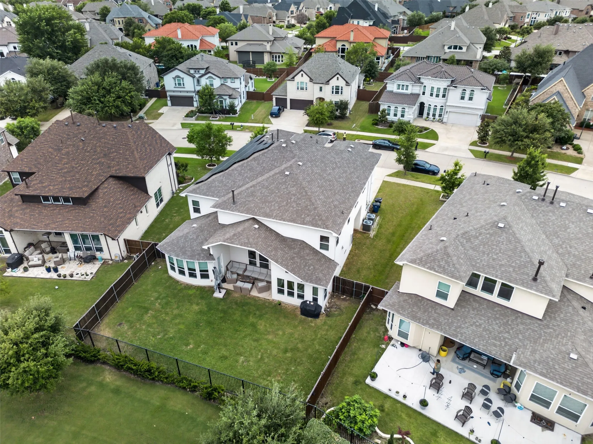 Single Family Residence For Sale in Collin County , 6210 Claridge Lane, Frisco, Texas 75035, 5 Bedrooms, 6 Bathrooms, 3 Garage spaces, 4,621 Sqft, built in 2019, Preowned, Price $1,325,000, mls#21258273, Real Estate Agent in Frisco, Homes For Sale in Collin county, Homes For Sale in Frisco, Realtor in Frisco Texas, Real Estate Brokerage Independent Realty Texas, Luminita Cordes Realtor