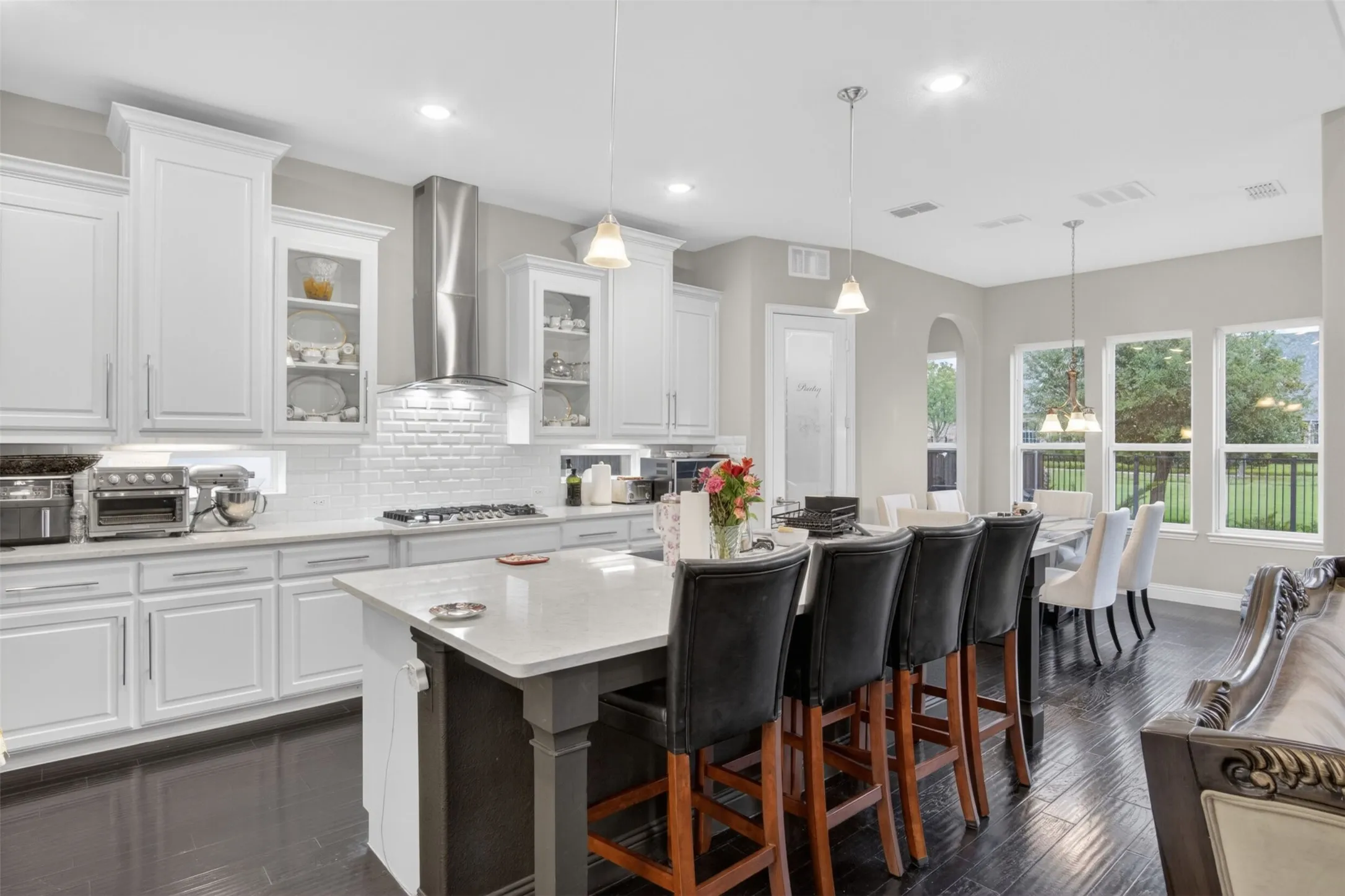 Single Family Residence For Sale in Collin County , 6210 Claridge Lane, Frisco, Texas 75035, 5 Bedrooms, 6 Bathrooms, 3 Garage spaces, 4,621 Sqft, built in 2019, Preowned, Price $1,325,000, mls#21258273, Real Estate Agent in Frisco, Homes For Sale in Collin county, Homes For Sale in Frisco, Realtor in Frisco Texas, Real Estate Brokerage Independent Realty Texas, Luminita Cordes Realtor