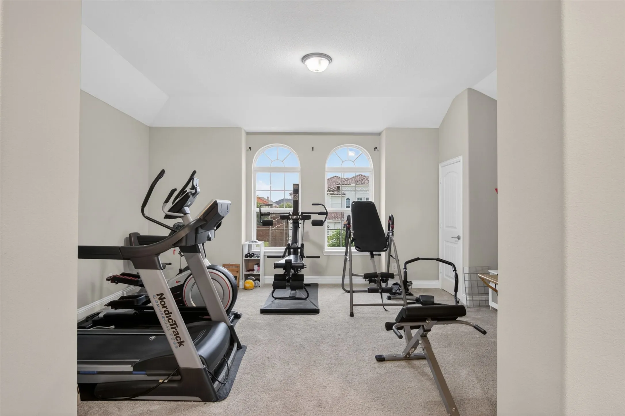 Single Family Residence For Sale in Collin County , 6210 Claridge Lane, Frisco, Texas 75035, 5 Bedrooms, 6 Bathrooms, 3 Garage spaces, 4,621 Sqft, built in 2019, Preowned, Price $1,325,000, mls#21258273, Real Estate Agent in Frisco, Homes For Sale in Collin county, Homes For Sale in Frisco, Realtor in Frisco Texas, Real Estate Brokerage Independent Realty Texas, Luminita Cordes Realtor
