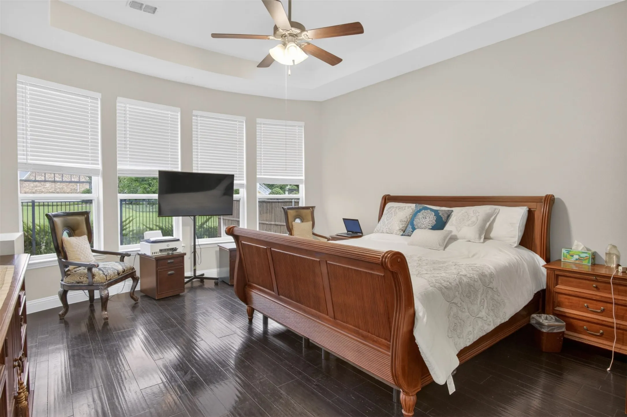 Single Family Residence For Sale in Collin County , 6210 Claridge Lane, Frisco, Texas 75035, 5 Bedrooms, 6 Bathrooms, 3 Garage spaces, 4,621 Sqft, built in 2019, Preowned, Price $1,325,000, mls#21258273, Real Estate Agent in Frisco, Homes For Sale in Collin county, Homes For Sale in Frisco, Realtor in Frisco Texas, Real Estate Brokerage Independent Realty Texas, Luminita Cordes Realtor