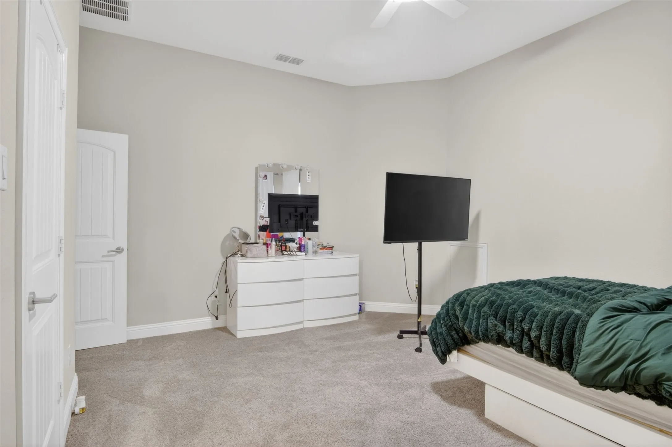 Single Family Residence For Sale in Collin County , 6210 Claridge Lane, Frisco, Texas 75035, 5 Bedrooms, 6 Bathrooms, 3 Garage spaces, 4,621 Sqft, built in 2019, Preowned, Price $1,325,000, mls#21258273, Real Estate Agent in Frisco, Homes For Sale in Collin county, Homes For Sale in Frisco, Realtor in Frisco Texas, Real Estate Brokerage Independent Realty Texas, Luminita Cordes Realtor