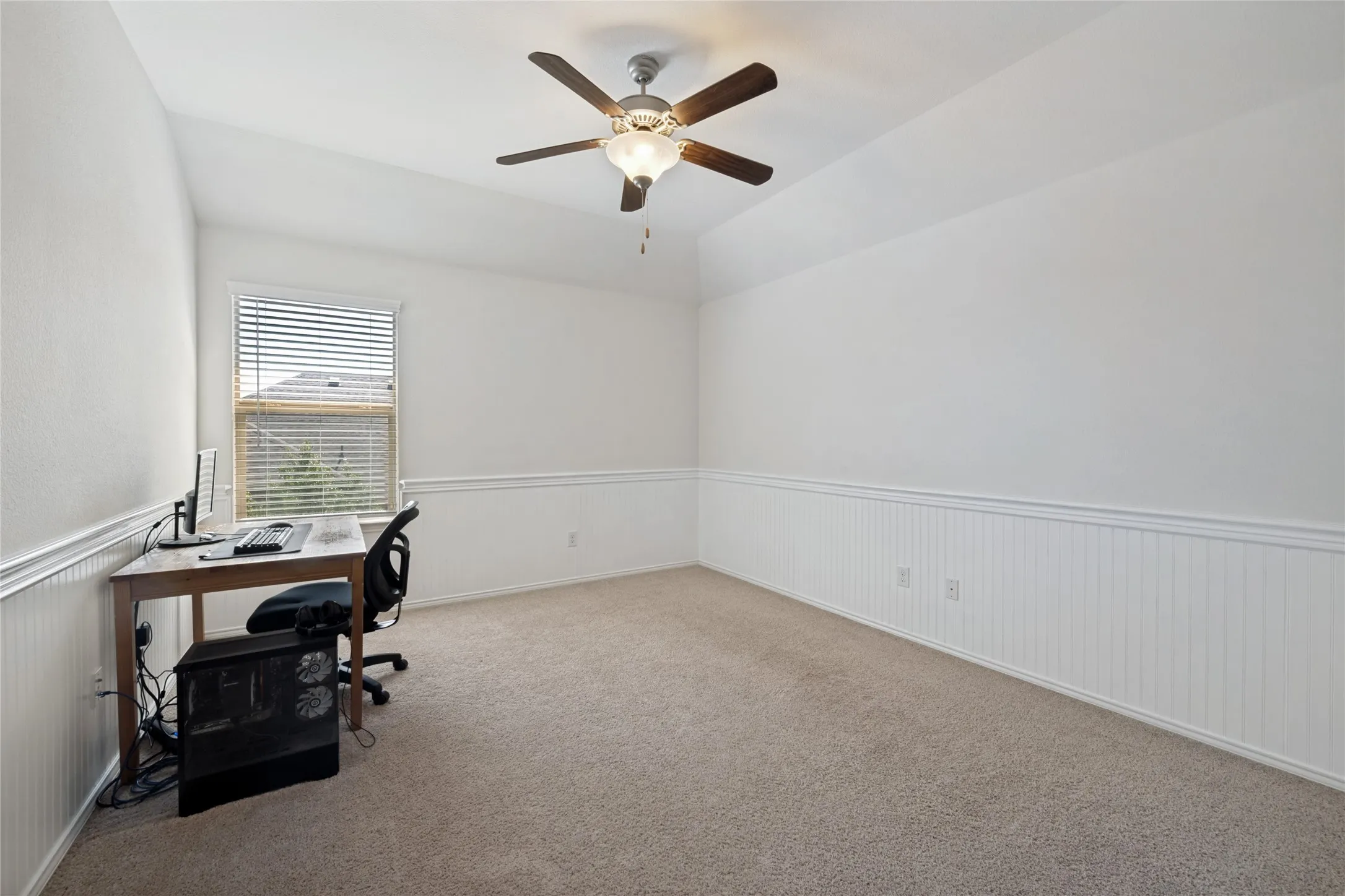 Single Family Residence For Sale in Tarrant County , 13216 Ragged Spur Court, Fort Worth, Texas 76052, 4 Bedroom, 4 Bathroom, 2 Garage spaces, 2,515 Sqft, built in 2010, mls#21258278, Real Estate Agent in Fort Worth, Homes For Sale in Tarrant county, Homes For Sale in Fort Worth, Realtor in Fort Worth Texas, Real Estate Brokerage Independent Realty Texas, Luminita Cordes Realtor