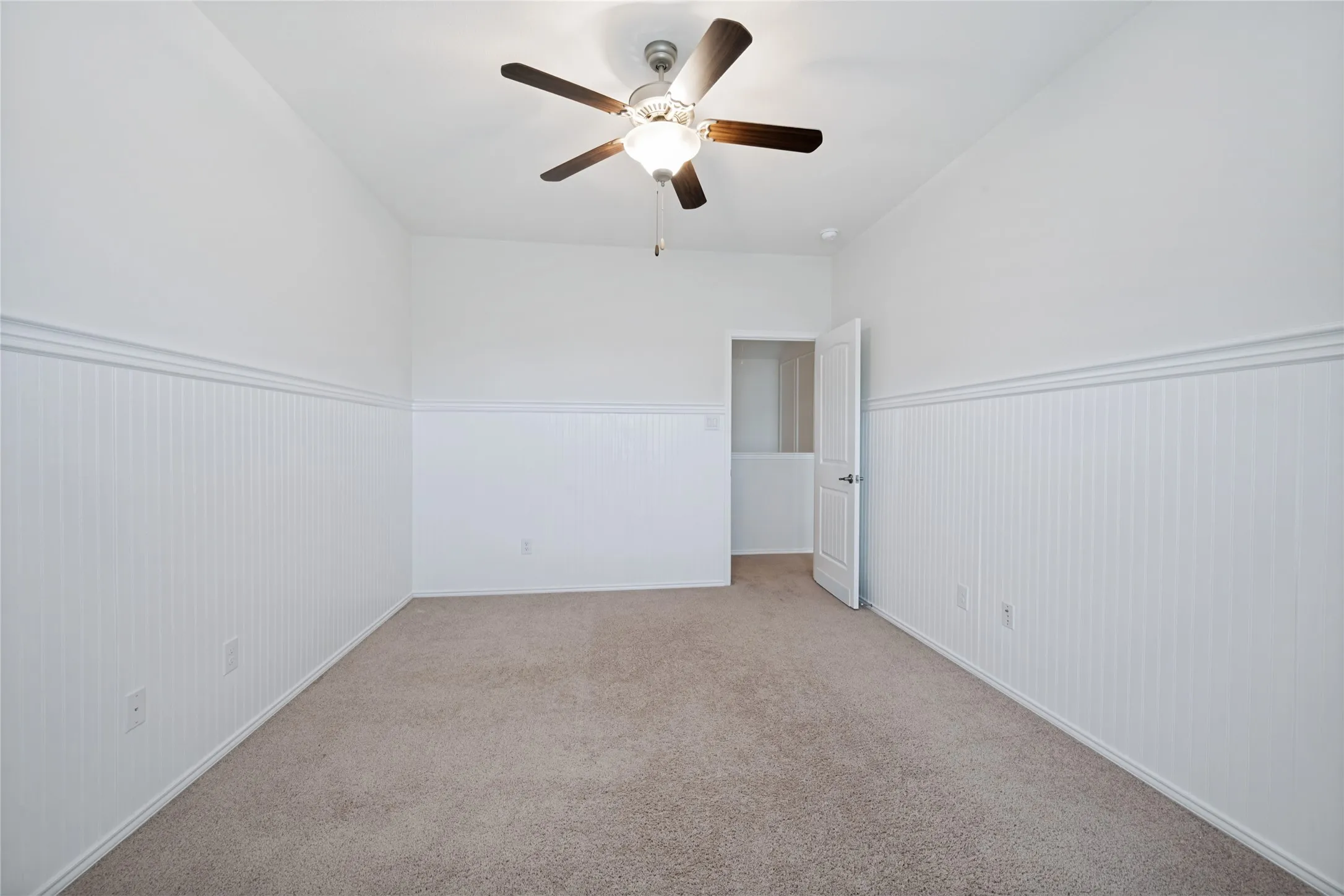 Single Family Residence For Sale in Tarrant County , 13216 Ragged Spur Court, Fort Worth, Texas 76052, 4 Bedroom, 4 Bathroom, 2 Garage spaces, 2,515 Sqft, built in 2010, mls#21258278, Real Estate Agent in Fort Worth, Homes For Sale in Tarrant county, Homes For Sale in Fort Worth, Realtor in Fort Worth Texas, Real Estate Brokerage Independent Realty Texas, Luminita Cordes Realtor