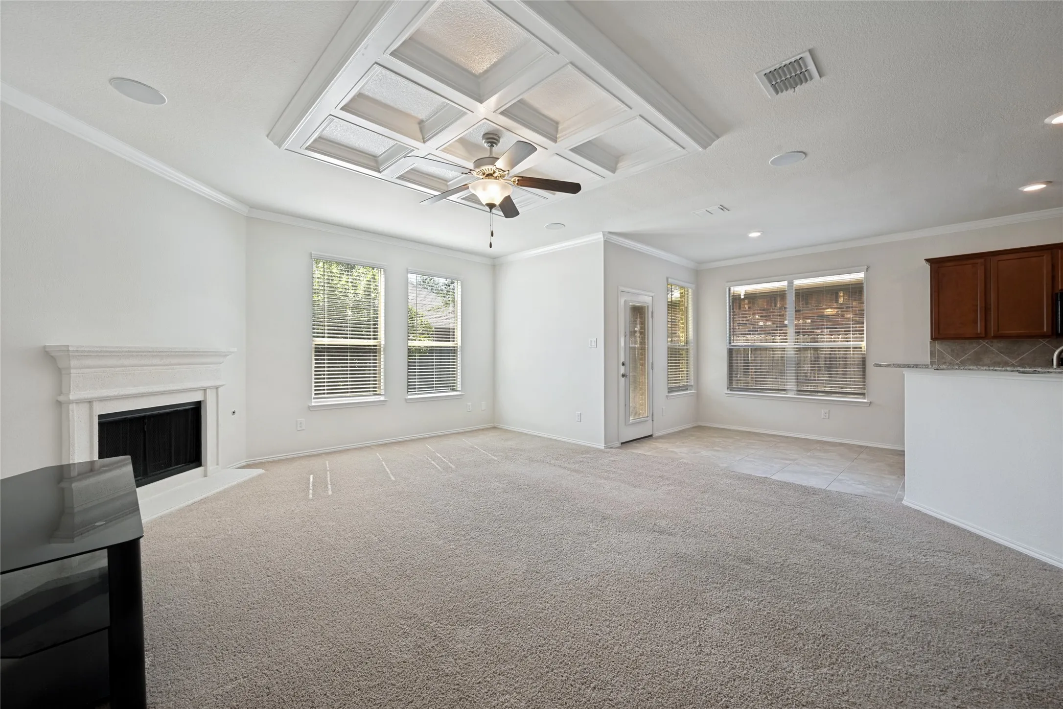 Single Family Residence For Sale in Tarrant County , 13216 Ragged Spur Court, Fort Worth, Texas 76052, 4 Bedroom, 4 Bathroom, 2 Garage spaces, 2,515 Sqft, built in 2010, mls#21258278, Real Estate Agent in Fort Worth, Homes For Sale in Tarrant county, Homes For Sale in Fort Worth, Realtor in Fort Worth Texas, Real Estate Brokerage Independent Realty Texas, Luminita Cordes Realtor
