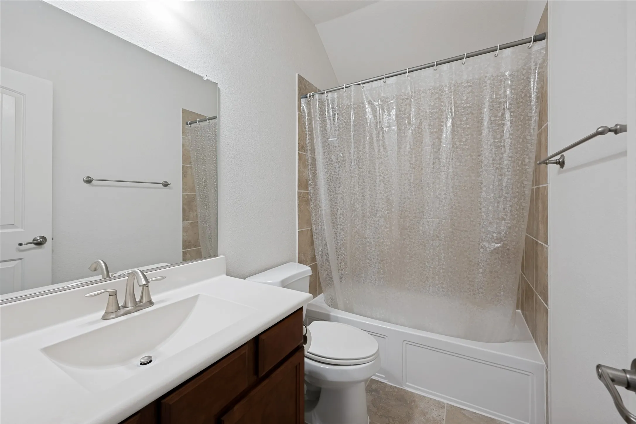 Single Family Residence For Sale in Tarrant County , 13216 Ragged Spur Court, Fort Worth, Texas 76052, 4 Bedroom, 4 Bathroom, 2 Garage spaces, 2,515 Sqft, built in 2010, mls#21258278, Real Estate Agent in Fort Worth, Homes For Sale in Tarrant county, Homes For Sale in Fort Worth, Realtor in Fort Worth Texas, Real Estate Brokerage Independent Realty Texas, Luminita Cordes Realtor