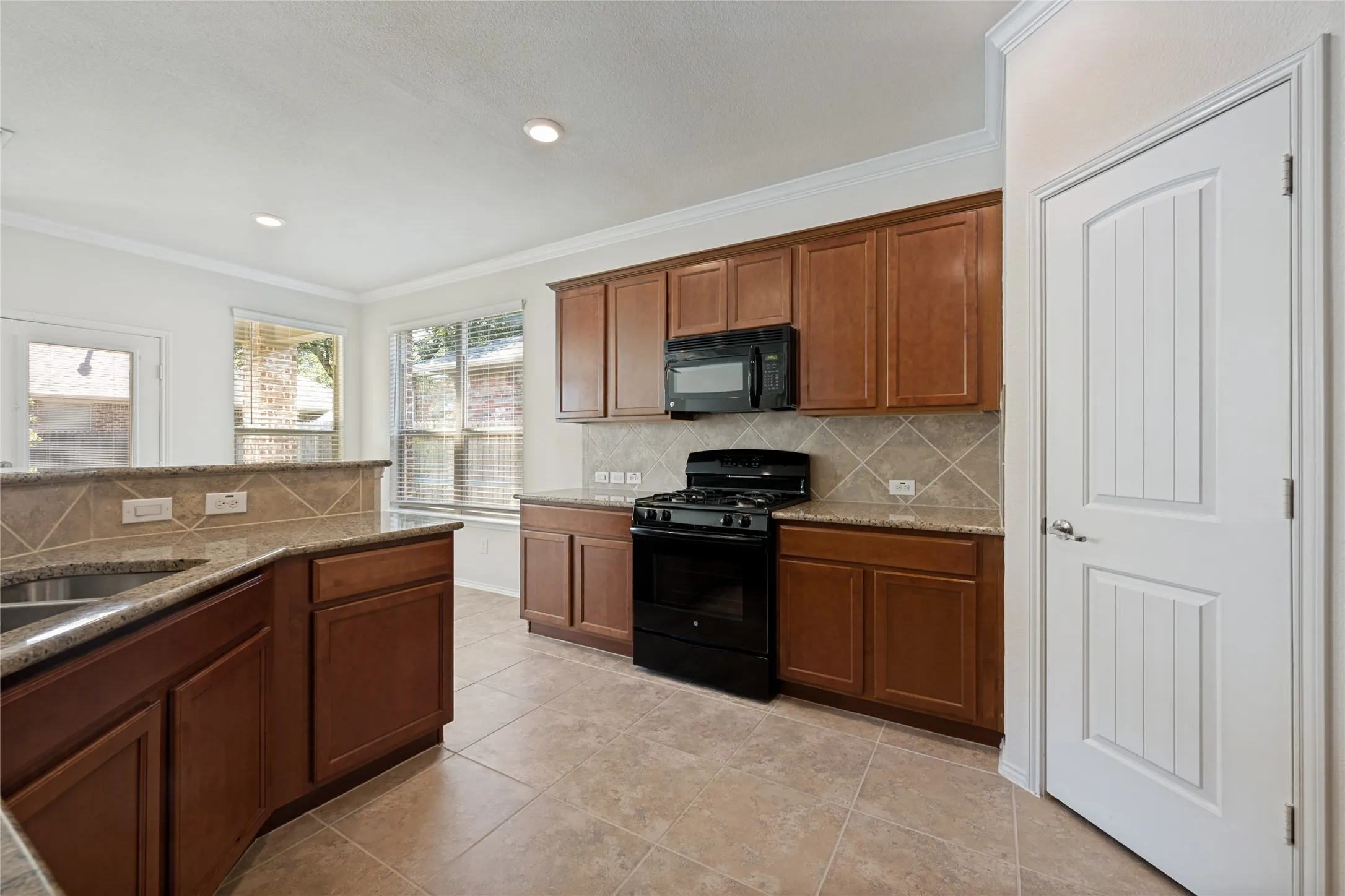 Single Family Residence For Sale in Tarrant County , 13216 Ragged Spur Court, Fort Worth, Texas 76052, 4 Bedroom, 4 Bathroom, 2 Garage spaces, 2,515 Sqft, built in 2010, mls#21258278, Real Estate Agent in Fort Worth, Homes For Sale in Tarrant county, Homes For Sale in Fort Worth, Realtor in Fort Worth Texas, Real Estate Brokerage Independent Realty Texas, Luminita Cordes Realtor