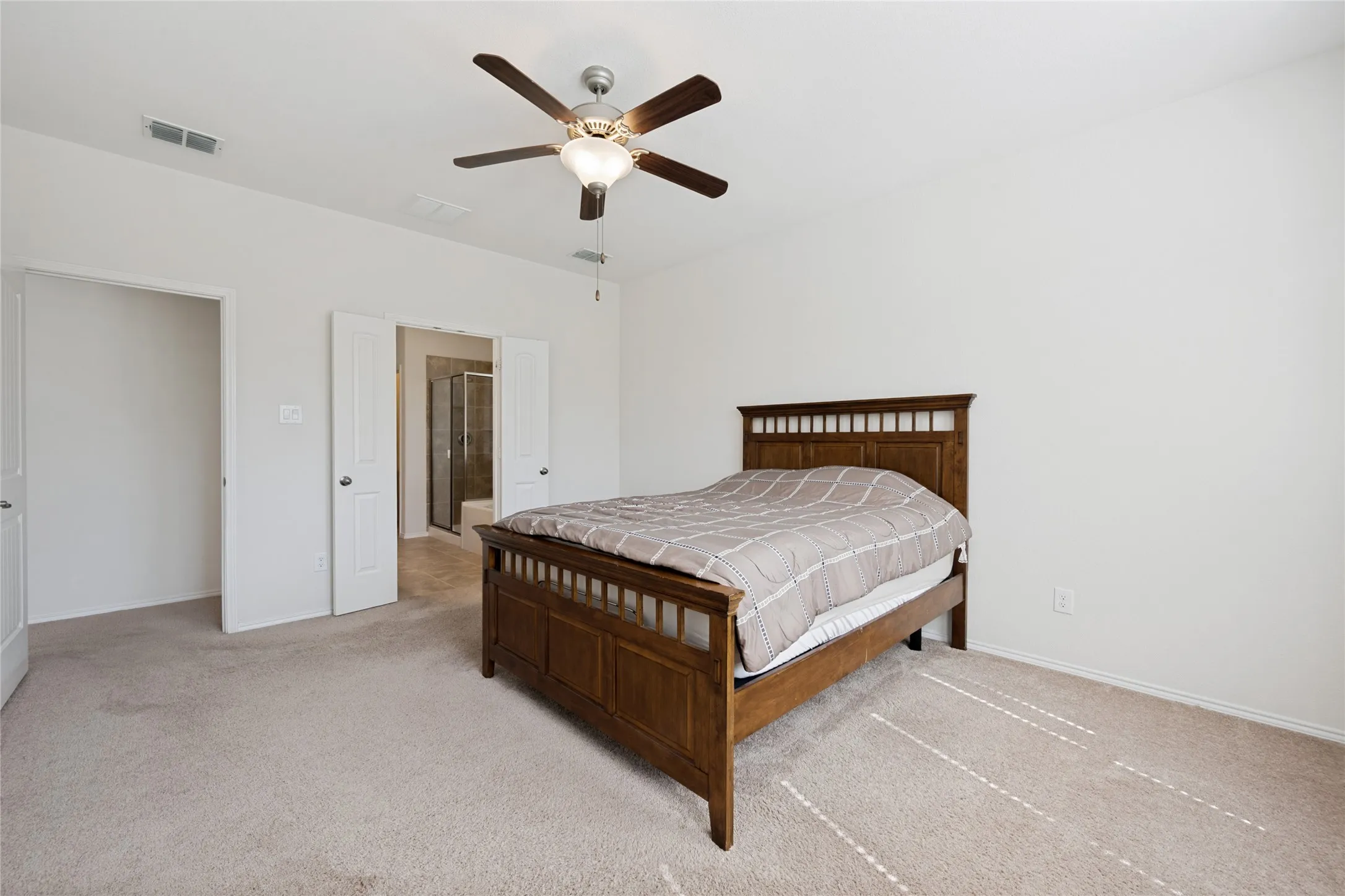 Single Family Residence For Sale in Tarrant County , 13216 Ragged Spur Court, Fort Worth, Texas 76052, 4 Bedroom, 4 Bathroom, 2 Garage spaces, 2,515 Sqft, built in 2010, mls#21258278, Real Estate Agent in Fort Worth, Homes For Sale in Tarrant county, Homes For Sale in Fort Worth, Realtor in Fort Worth Texas, Real Estate Brokerage Independent Realty Texas, Luminita Cordes Realtor