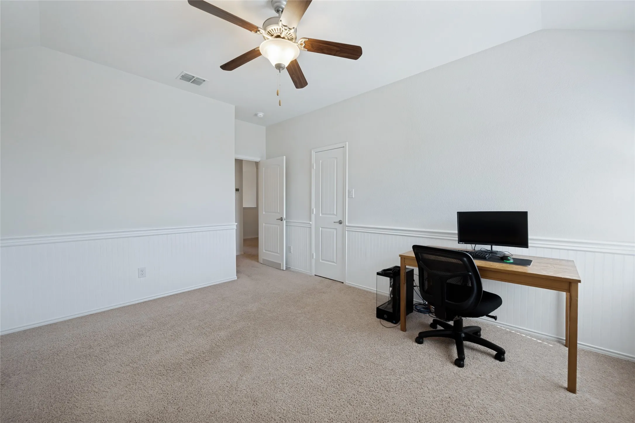 Single Family Residence For Sale in Tarrant County , 13216 Ragged Spur Court, Fort Worth, Texas 76052, 4 Bedroom, 4 Bathroom, 2 Garage spaces, 2,515 Sqft, built in 2010, mls#21258278, Real Estate Agent in Fort Worth, Homes For Sale in Tarrant county, Homes For Sale in Fort Worth, Realtor in Fort Worth Texas, Real Estate Brokerage Independent Realty Texas, Luminita Cordes Realtor