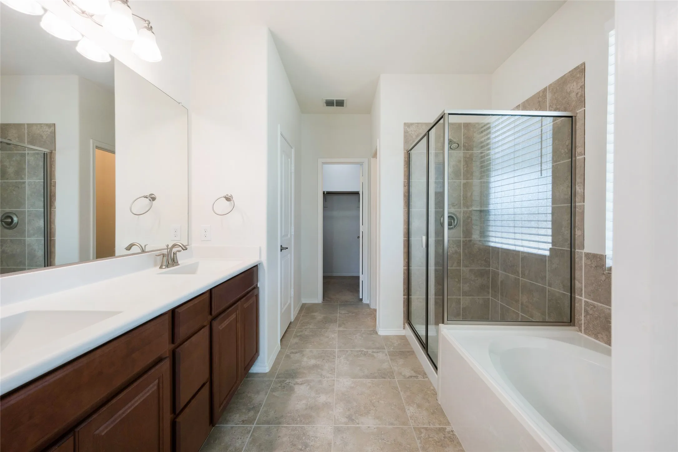 Single Family Residence For Sale in Tarrant County , 13216 Ragged Spur Court, Fort Worth, Texas 76052, 4 Bedroom, 4 Bathroom, 2 Garage spaces, 2,515 Sqft, built in 2010, mls#21258278, Real Estate Agent in Fort Worth, Homes For Sale in Tarrant county, Homes For Sale in Fort Worth, Realtor in Fort Worth Texas, Real Estate Brokerage Independent Realty Texas, Luminita Cordes Realtor