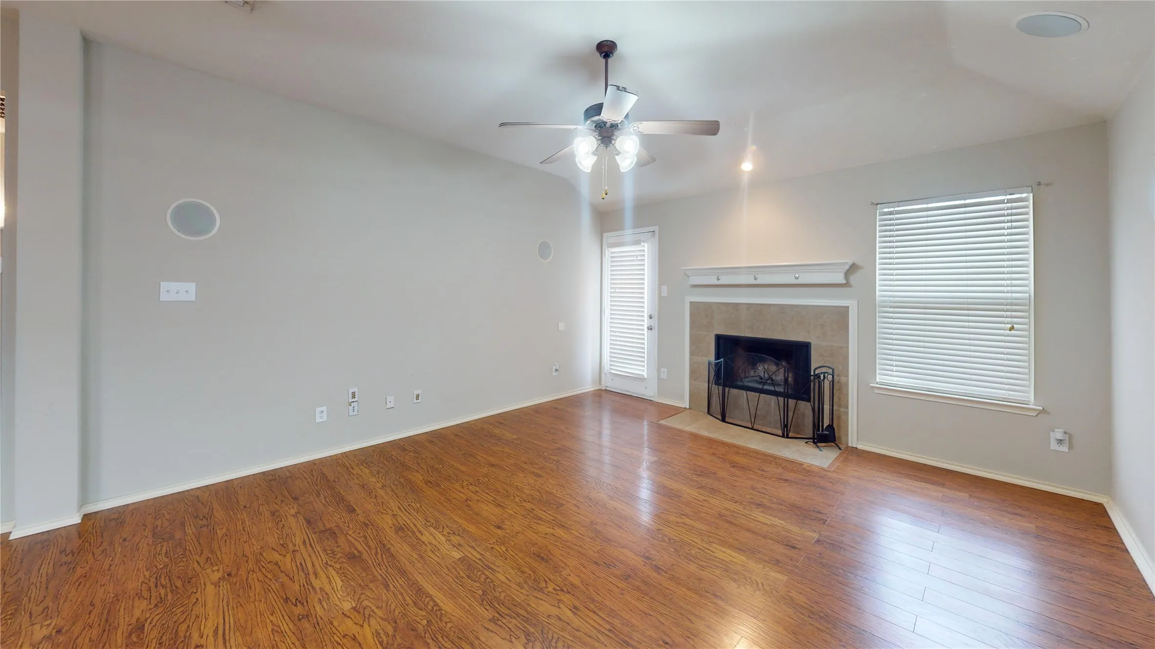 Single Family Residence For Rent in Collin County , 501 Kaie Teur Drive, Anna, Texas 75409, 3 Bedroom, 2 Bathroom, 2 Garage spaces, 1,737 Sqft, built in 2004, mls#21258286, Real Estate Agent in Anna, Homes For Rent in Collin county, Homes For Rent in Anna, Realtor in Anna Texas, Real Estate Brokerage Independent Realty Texas, Luminita Cordes Realtor