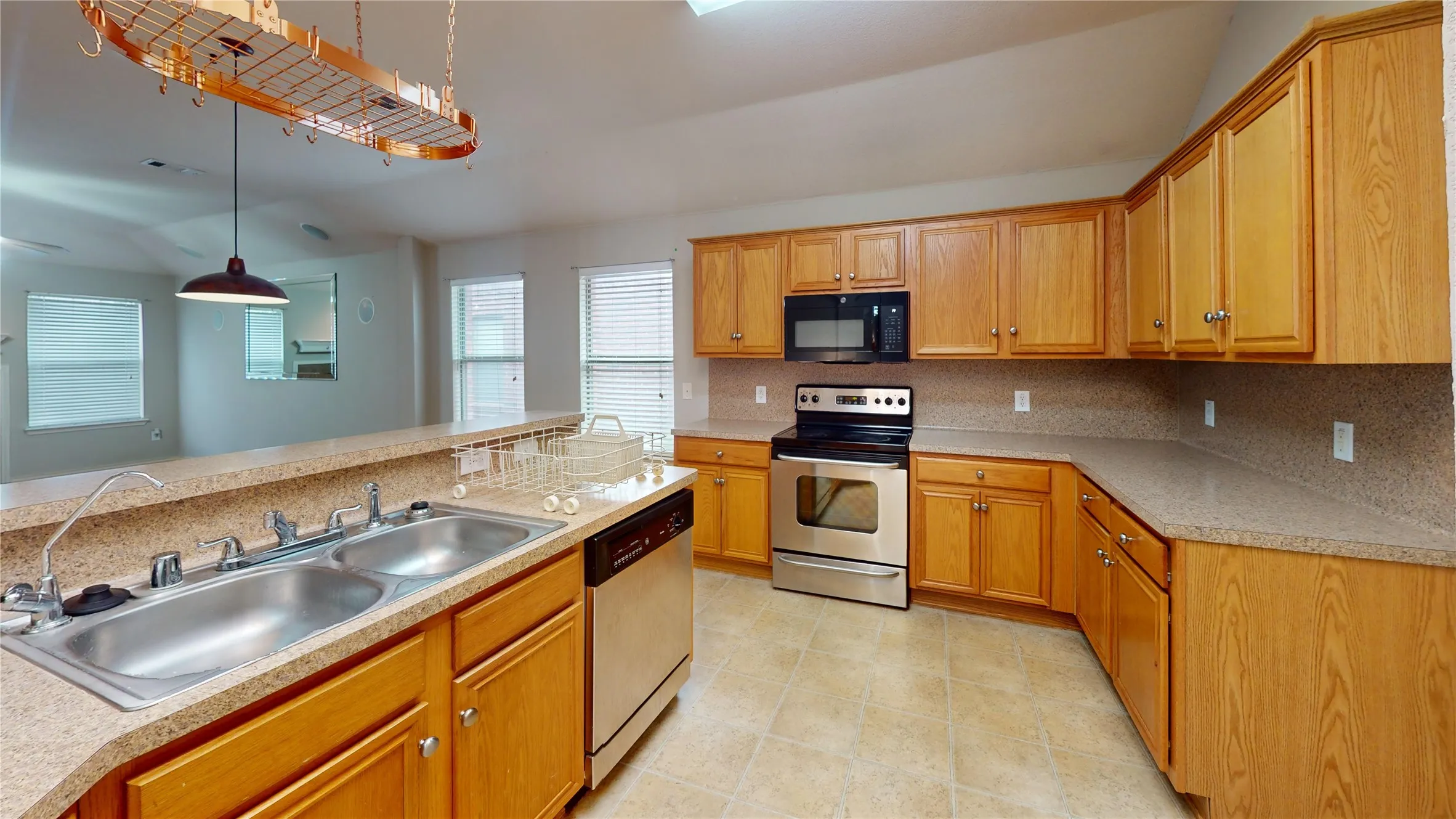 Single Family Residence For Rent in Collin County , 501 Kaie Teur Drive, Anna, Texas 75409, 3 Bedroom, 2 Bathroom, 2 Garage spaces, 1,737 Sqft, built in 2004, mls#21258286, Real Estate Agent in Anna, Homes For Rent in Collin county, Homes For Rent in Anna, Realtor in Anna Texas, Real Estate Brokerage Independent Realty Texas, Luminita Cordes Realtor