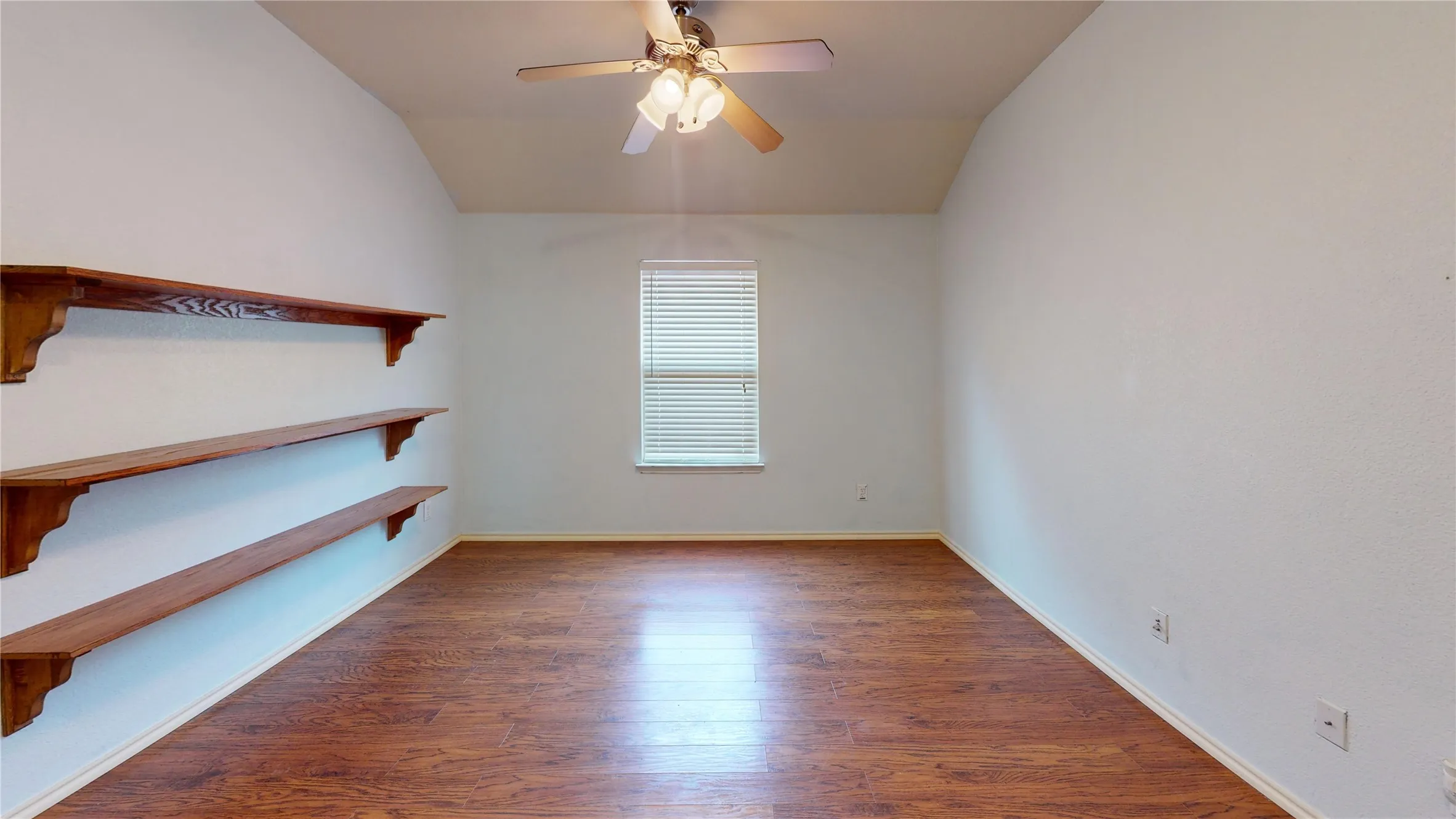 Single Family Residence For Rent in Collin County , 501 Kaie Teur Drive, Anna, Texas 75409, 3 Bedroom, 2 Bathroom, 2 Garage spaces, 1,737 Sqft, built in 2004, mls#21258286, Real Estate Agent in Anna, Homes For Rent in Collin county, Homes For Rent in Anna, Realtor in Anna Texas, Real Estate Brokerage Independent Realty Texas, Luminita Cordes Realtor