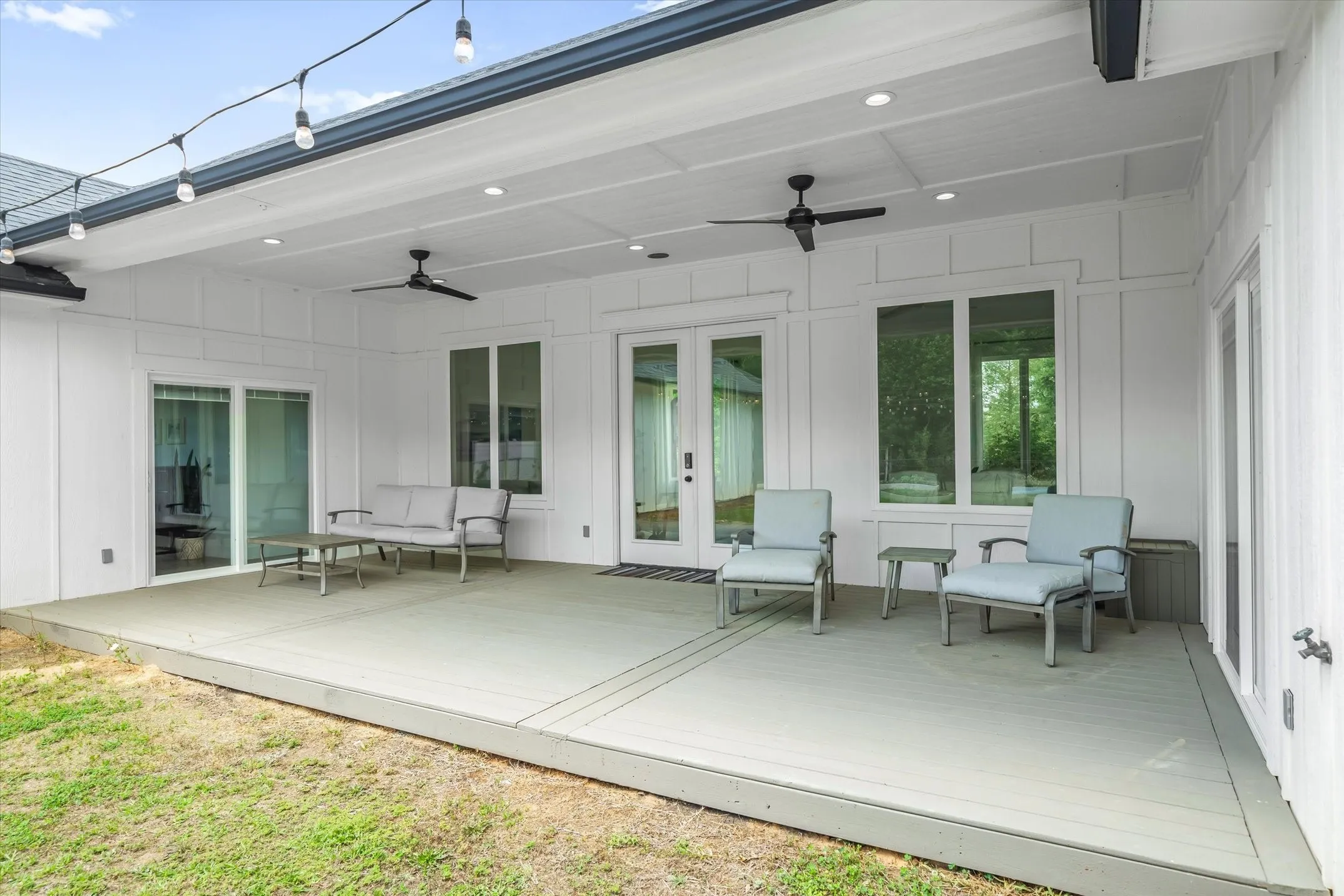 Single Family Residence For Sale in Smith County , 17370 Fm 1253, Lindale, Texas 75771, 4 Bedrooms, 3 Bathrooms, Garage spaces, 2,356 Sqft, built in 2019, Preowned, Price $560,000, mls#21239992, Real Estate Agent in Lindale, Homes For Sale in Smith county, Homes For Sale in Lindale, Realtor in Lindale Texas, Real Estate Brokerage Independent Realty Texas, Luminita Cordes Realtor