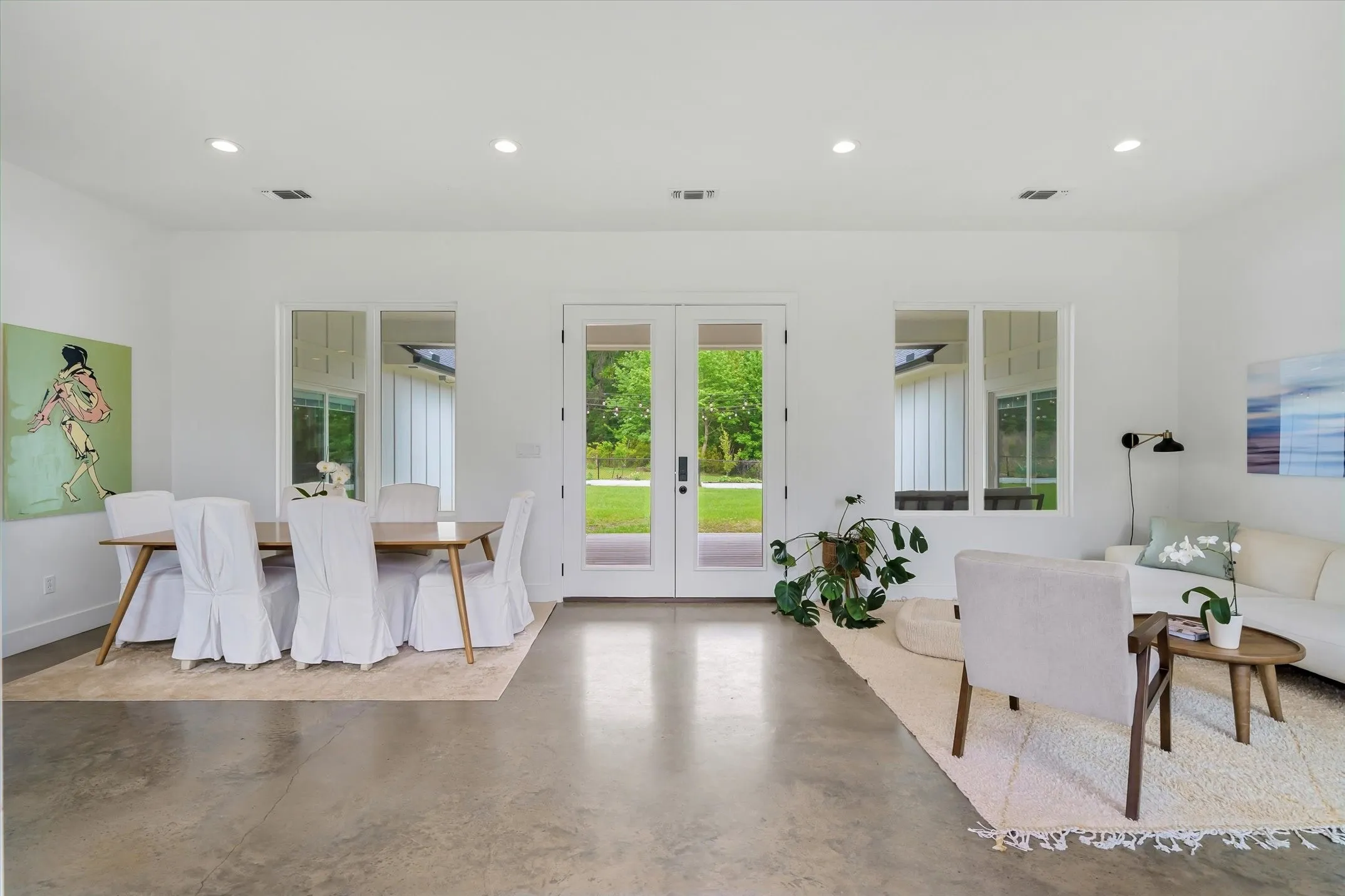 Single Family Residence For Sale in Smith County , 17370 Fm 1253, Lindale, Texas 75771, 4 Bedrooms, 3 Bathrooms, Garage spaces, 2,356 Sqft, built in 2019, Preowned, Price $560,000, mls#21239992, Real Estate Agent in Lindale, Homes For Sale in Smith county, Homes For Sale in Lindale, Realtor in Lindale Texas, Real Estate Brokerage Independent Realty Texas, Luminita Cordes Realtor