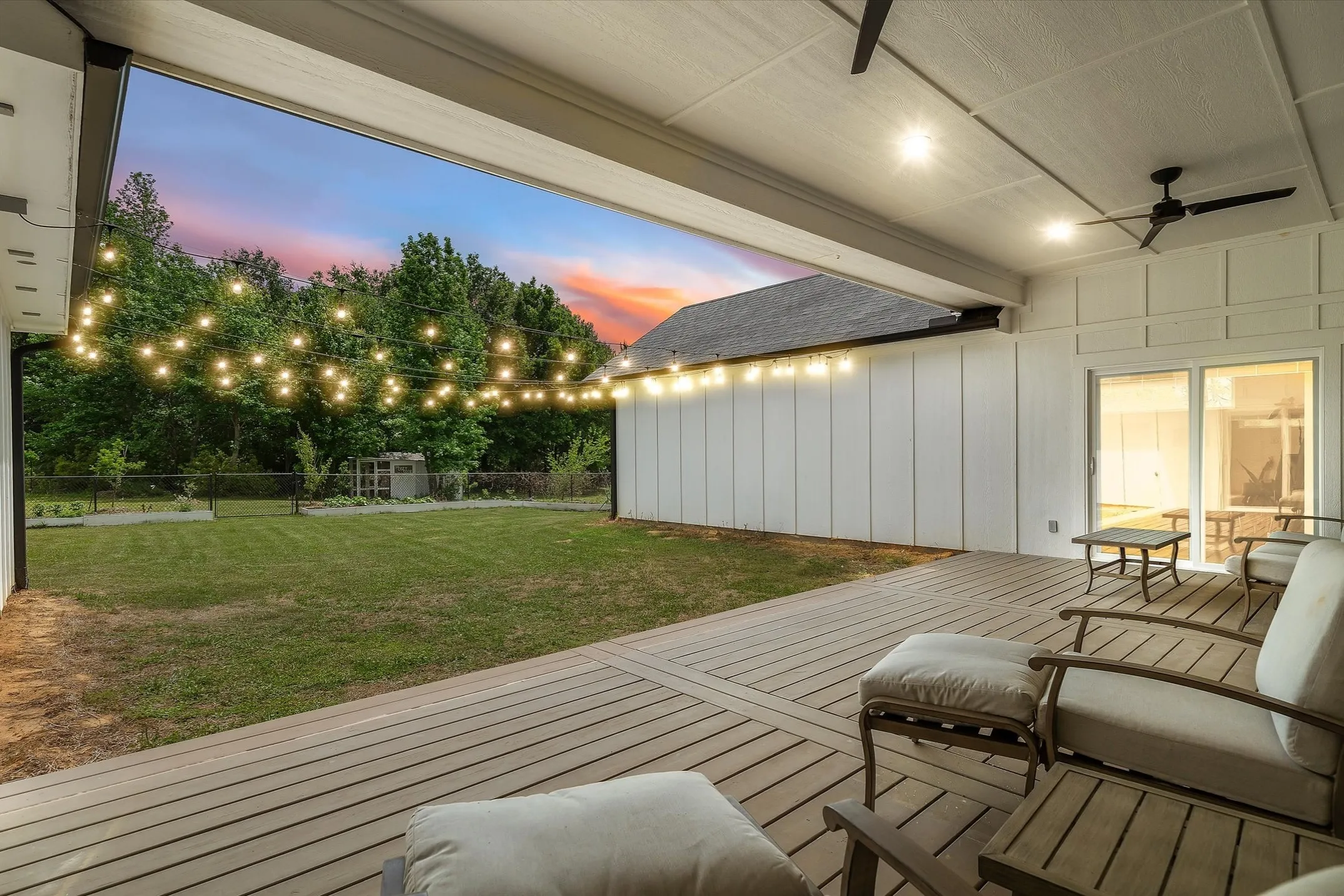 Single Family Residence For Sale in Smith County , 17370 Fm 1253, Lindale, Texas 75771, 4 Bedrooms, 3 Bathrooms, Garage spaces, 2,356 Sqft, built in 2019, Preowned, Price $560,000, mls#21239992, Real Estate Agent in Lindale, Homes For Sale in Smith county, Homes For Sale in Lindale, Realtor in Lindale Texas, Real Estate Brokerage Independent Realty Texas, Luminita Cordes Realtor