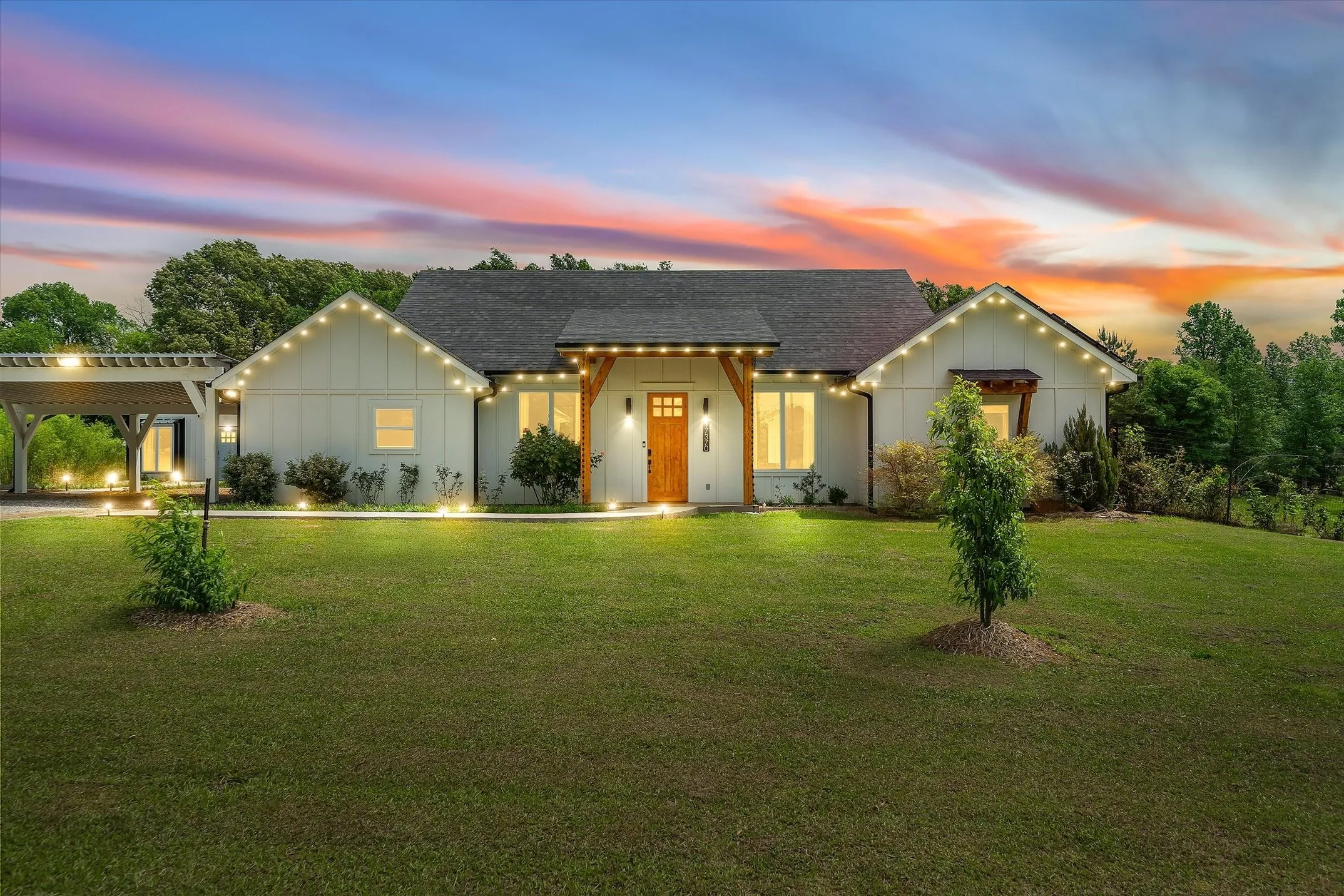 Single Family Residence For Sale in Smith County , 17370 Fm 1253, Lindale, Texas 75771, 4 Bedrooms, 3 Bathrooms, Garage spaces, 2,356 Sqft, built in 2019, Preowned, Price $560,000, mls#21239992, Real Estate Agent in Lindale, Homes For Sale in Smith county, Homes For Sale in Lindale, Realtor in Lindale Texas, Real Estate Brokerage Independent Realty Texas, Luminita Cordes Realtor